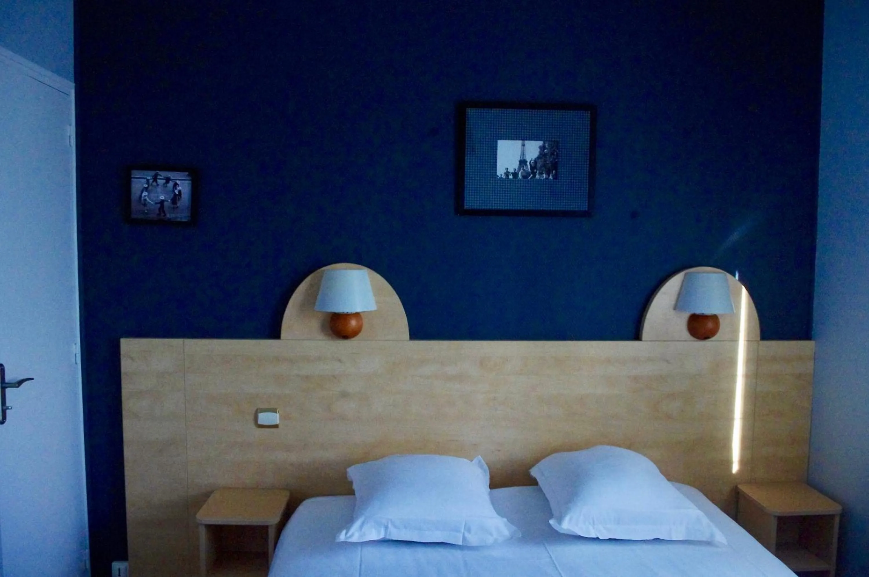 Bedroom, Bed in Hôtel De Paris