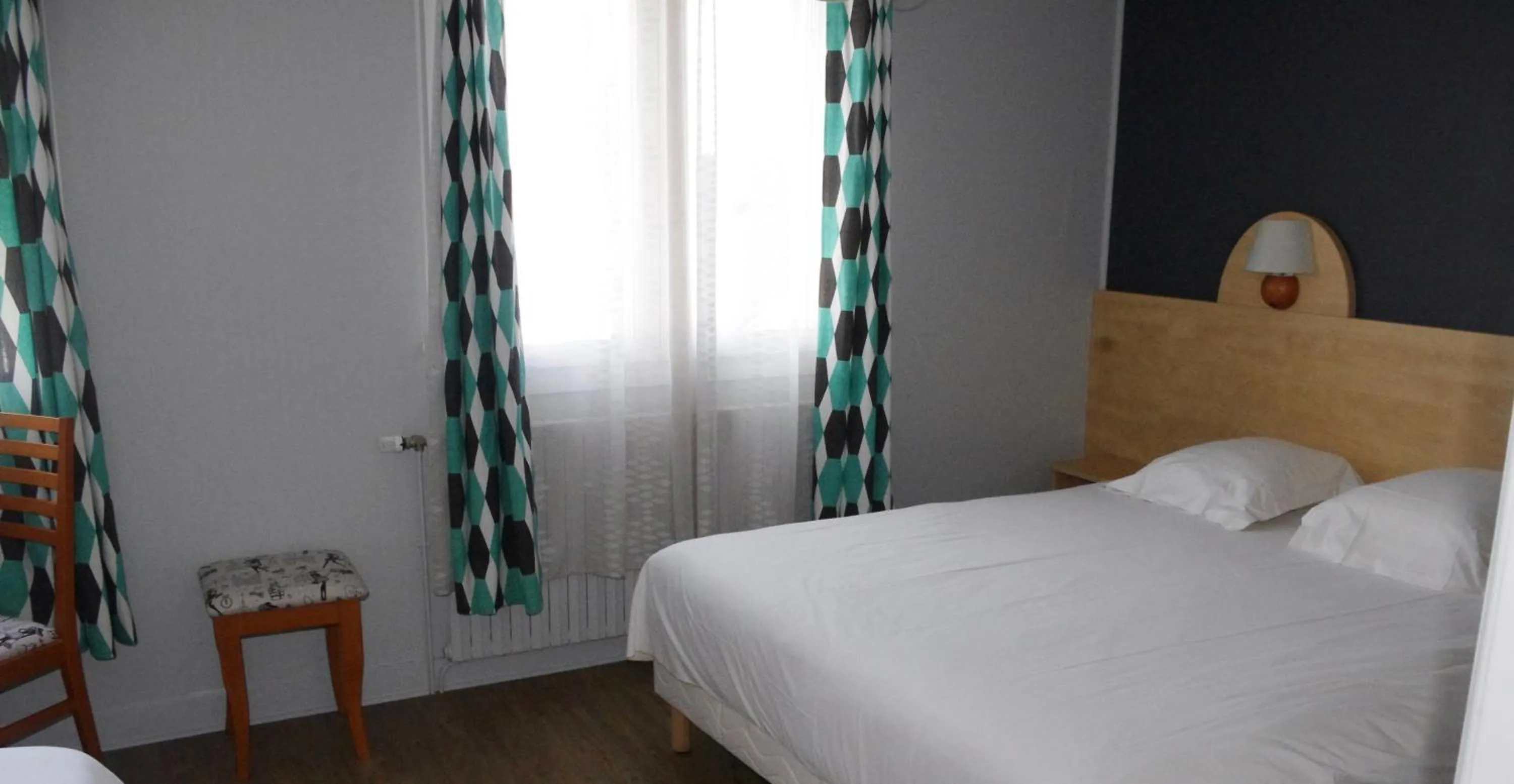 Bedroom, Bed in Hôtel De Paris