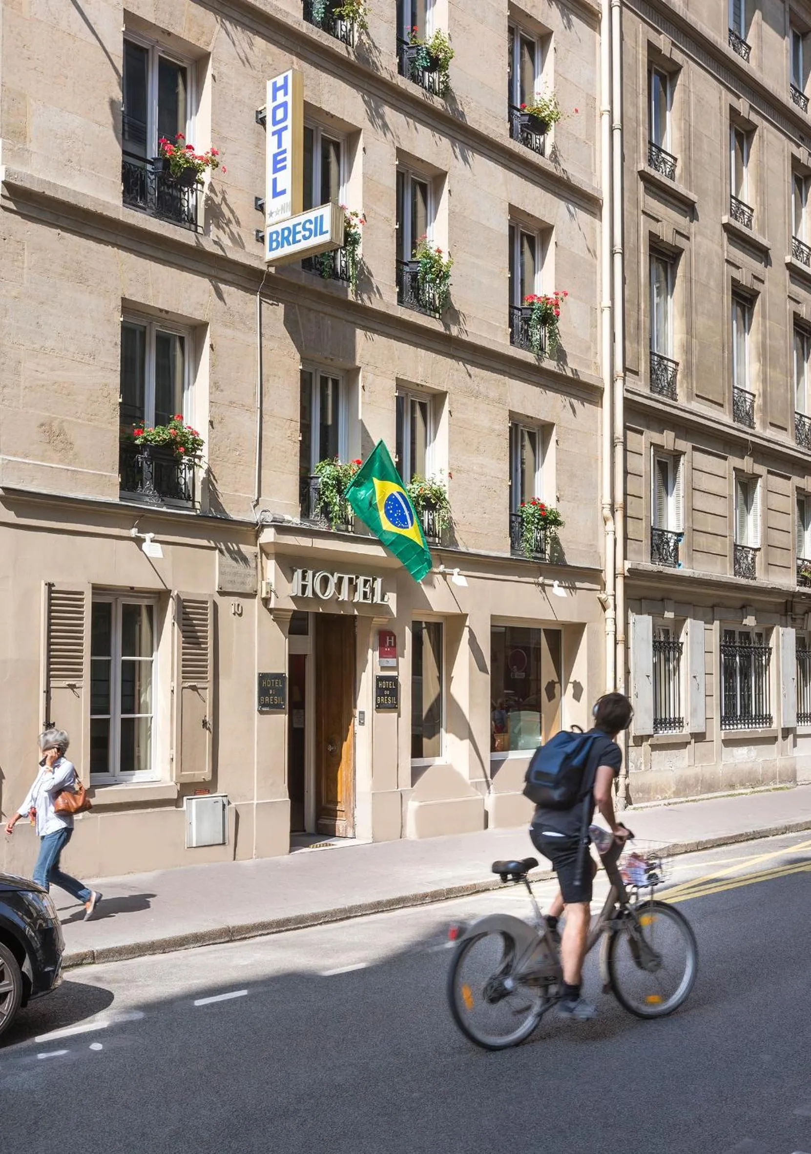 Facade/entrance in Hôtel Du Brésil