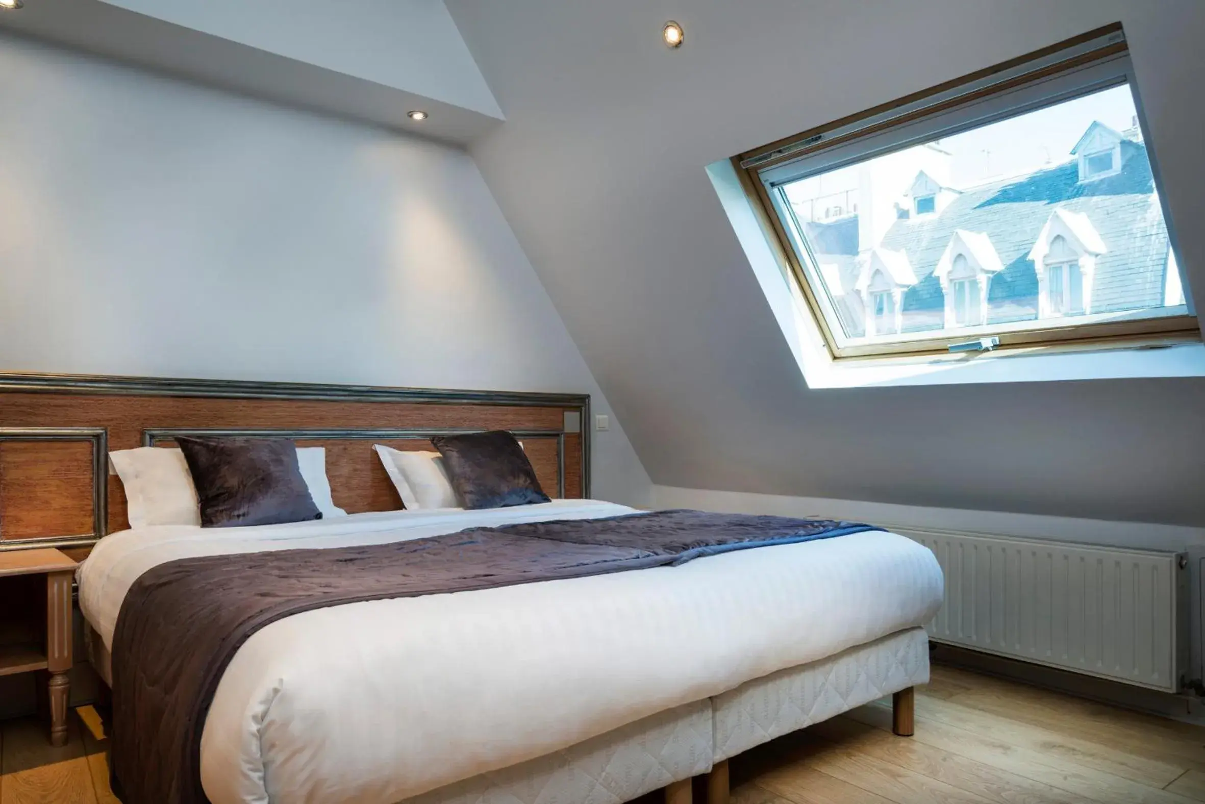 Superior Double or Twin Room in Hôtel Du Brésil Superior Double or Twin Room in Hôtel Du Brésil