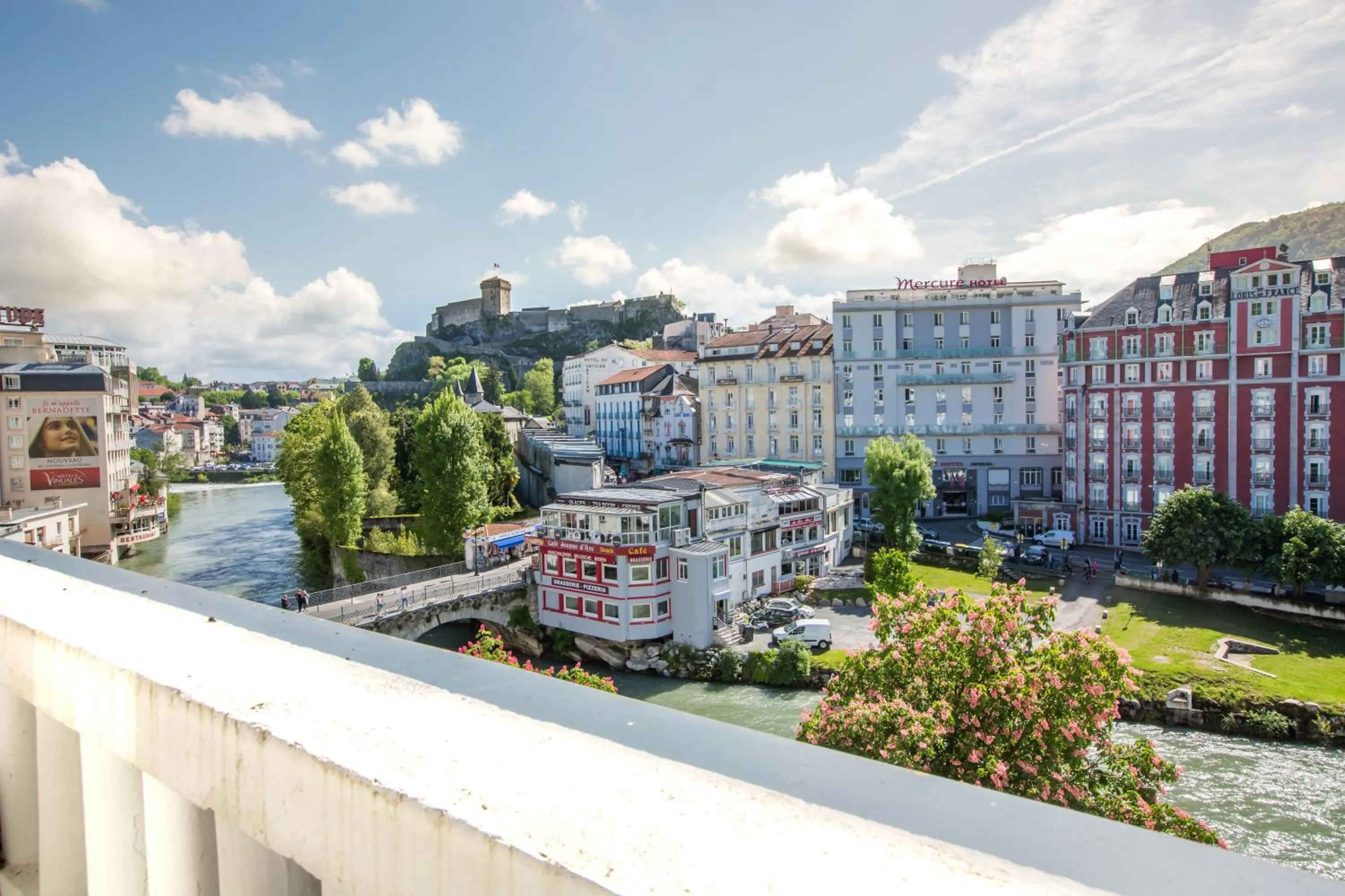 Neighbourhood in Hôtel Notre Dame de France