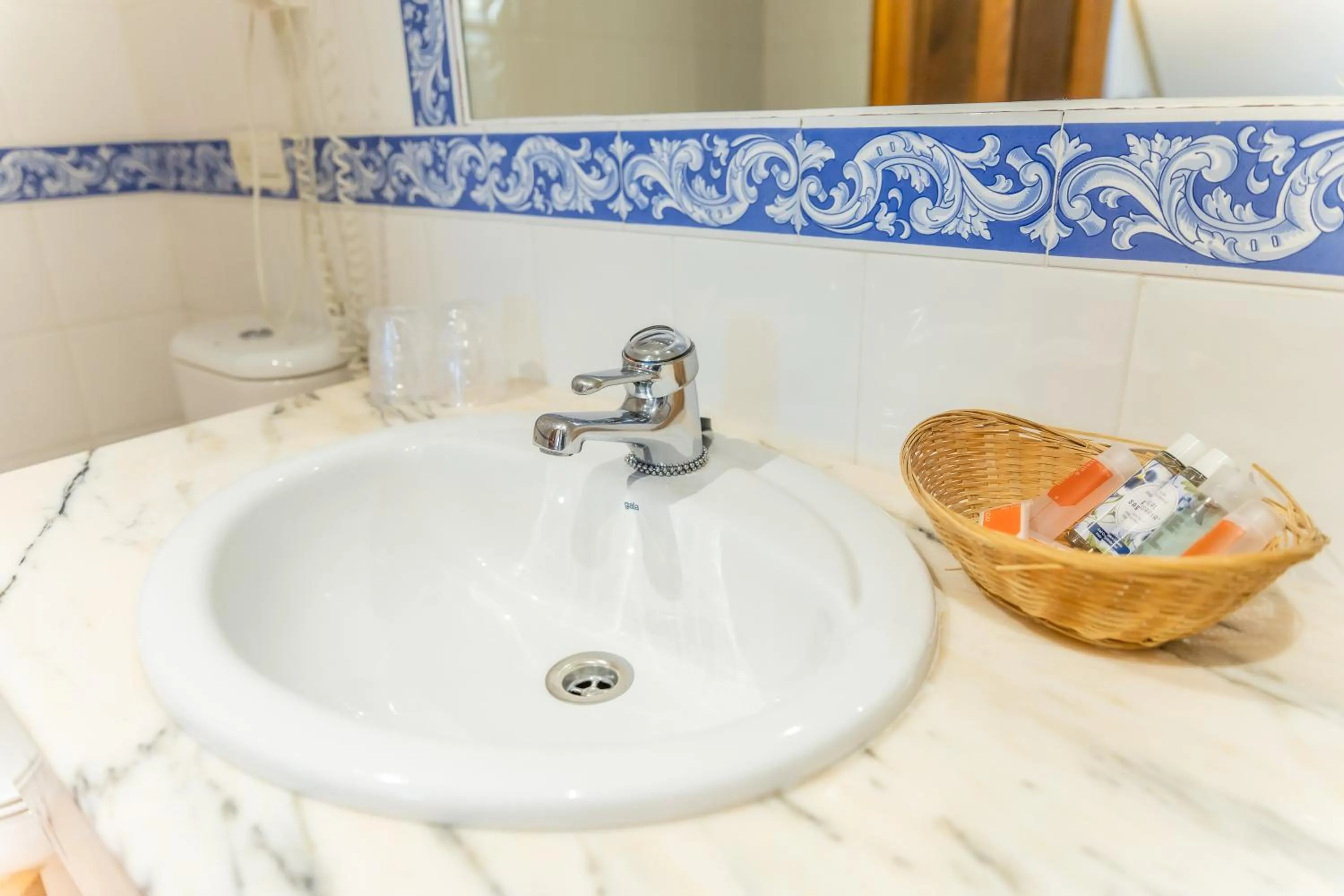 Bathroom in Hotel Santo Domingo de Silos
