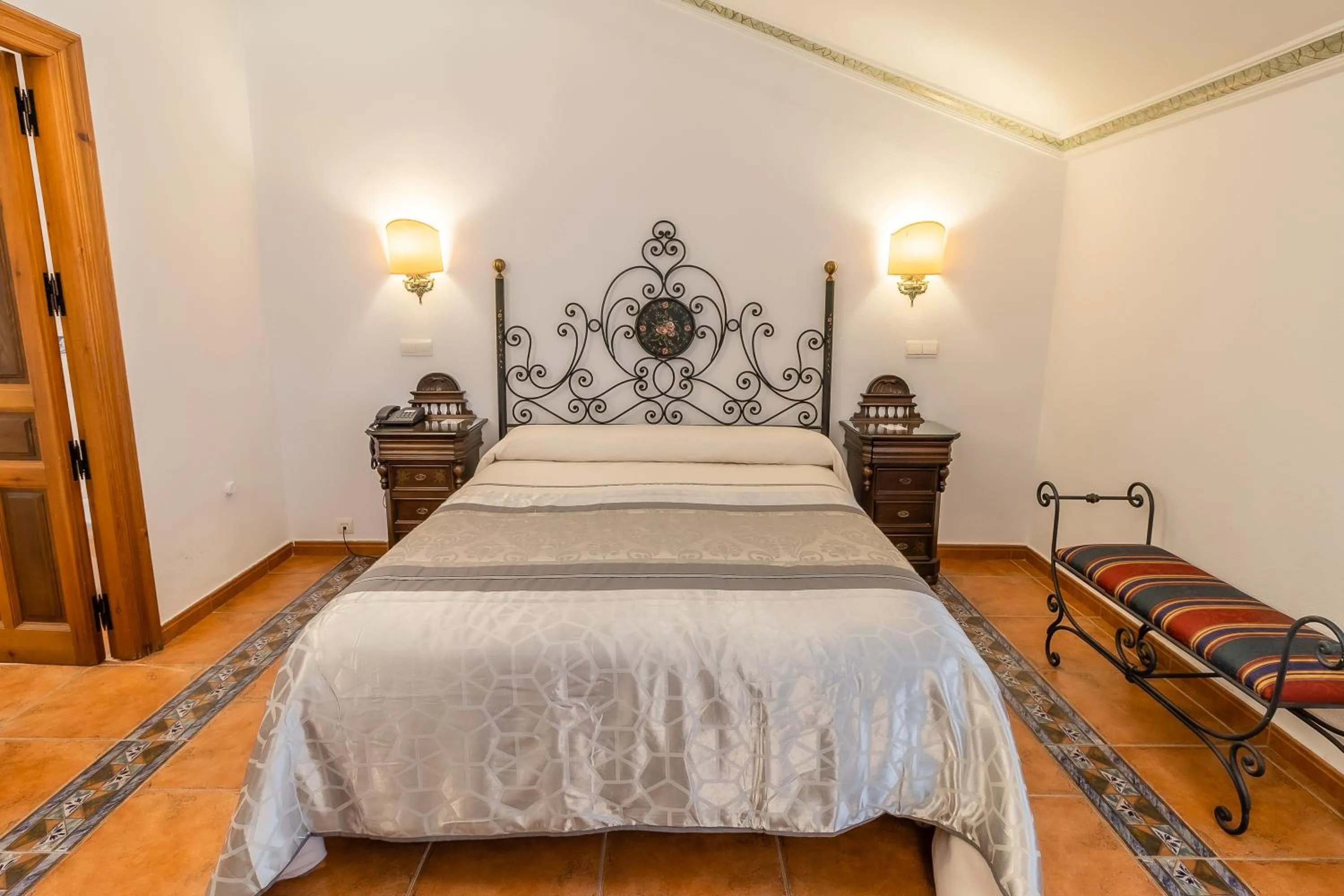 Bedroom, Bed in Hotel Santo Domingo de Silos