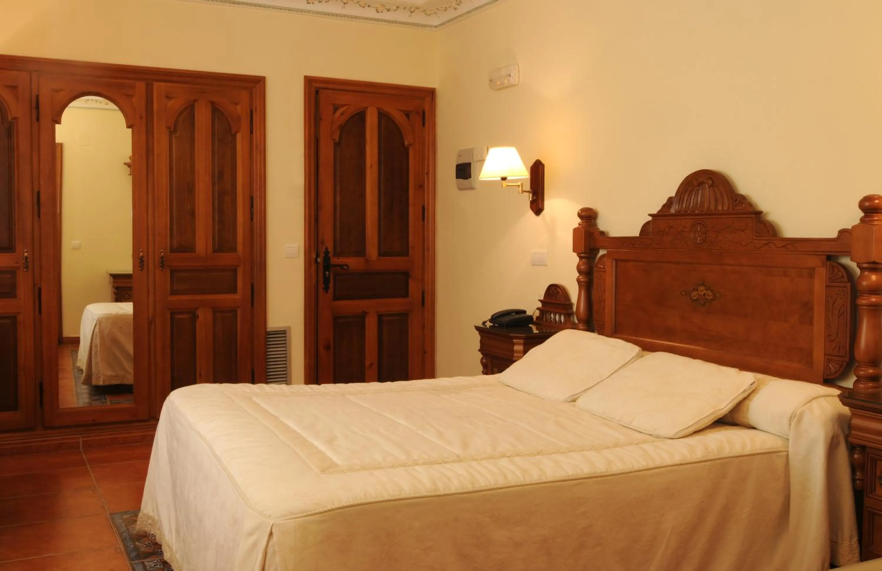 Bedroom, Bed in Hotel Santo Domingo de Silos