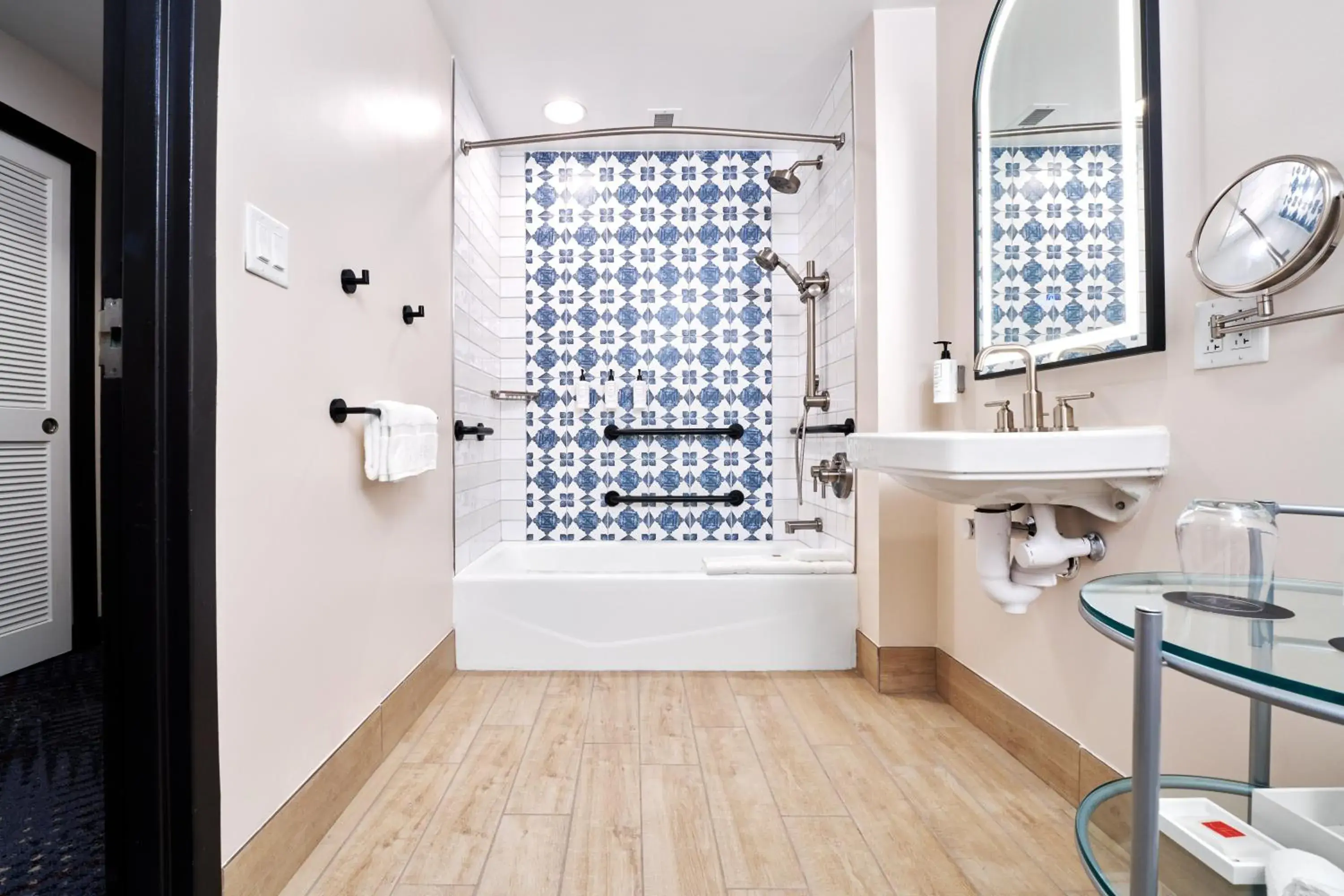 Mobility Accessible Garden View 2 Queen Room (Includes FREE^ Universal Express Unlimited) in Universal's Hard Rock Hotel® Mobility Accessible Garden View 2 Queen Room (Includes FREE^ Universal Express Unlimited) in Universal's Hard Rock Hotel®