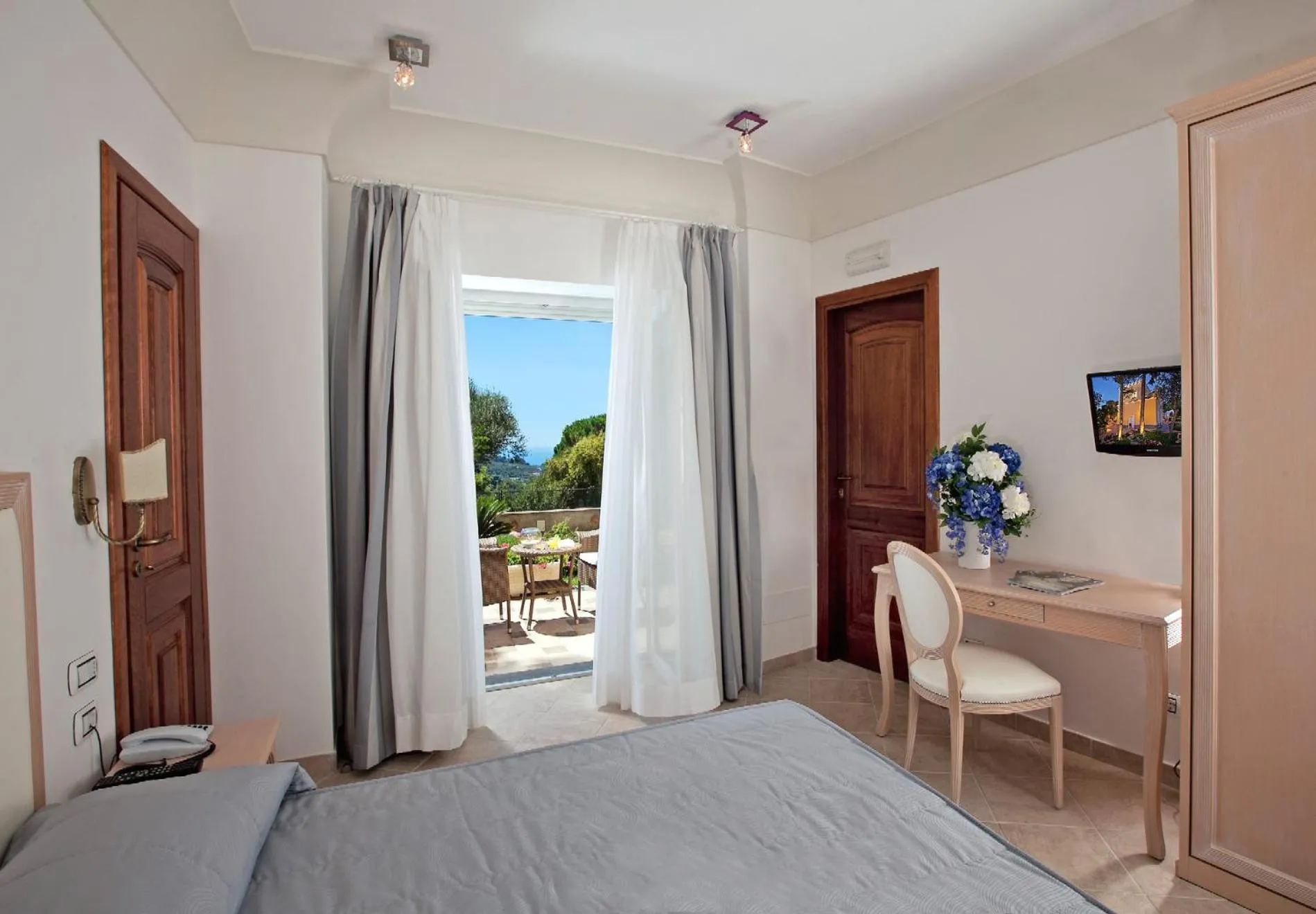 Photo of the whole room, Bed in Hotel Villa Ceselle