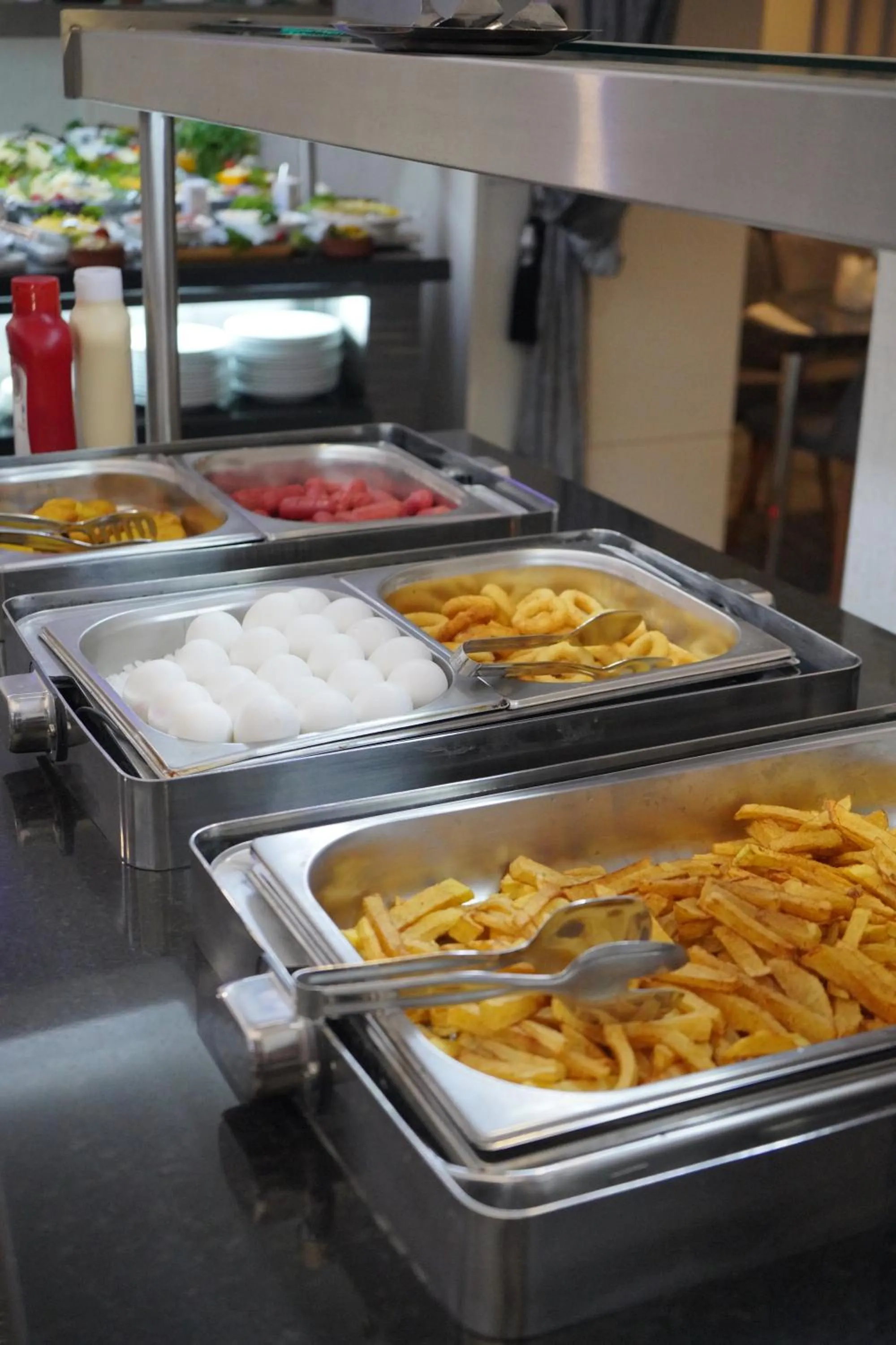 Buffet breakfast in Lioncity Hotel
