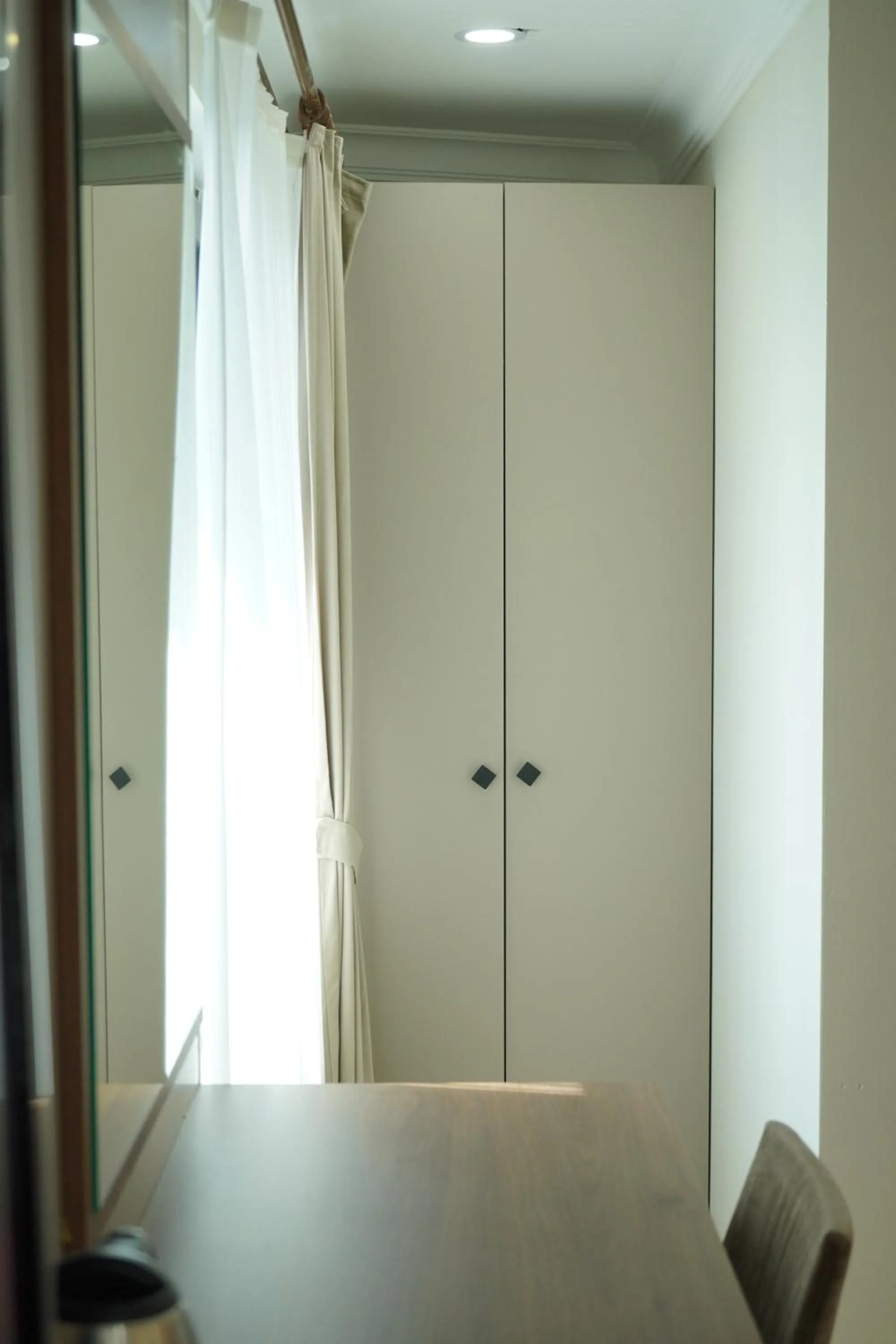 wardrobe in Lioncity Hotel