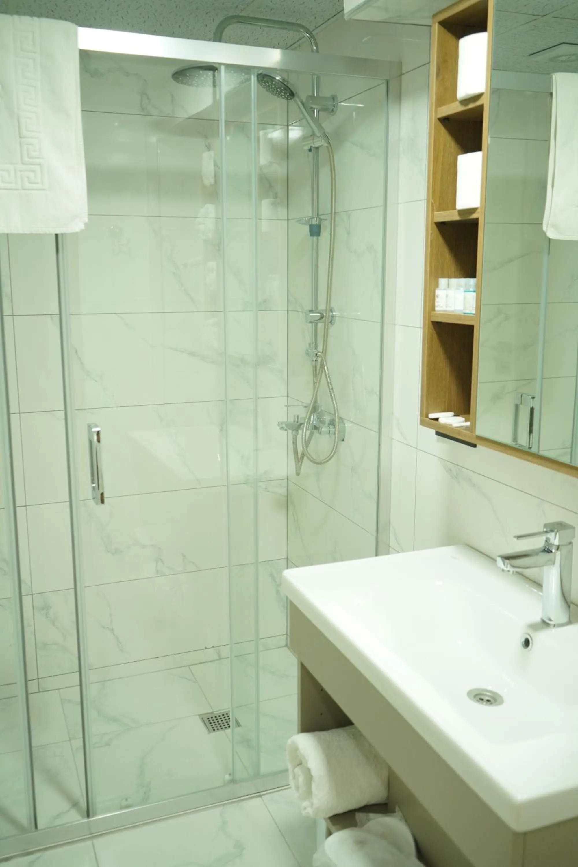 Bathroom in Lioncity Hotel