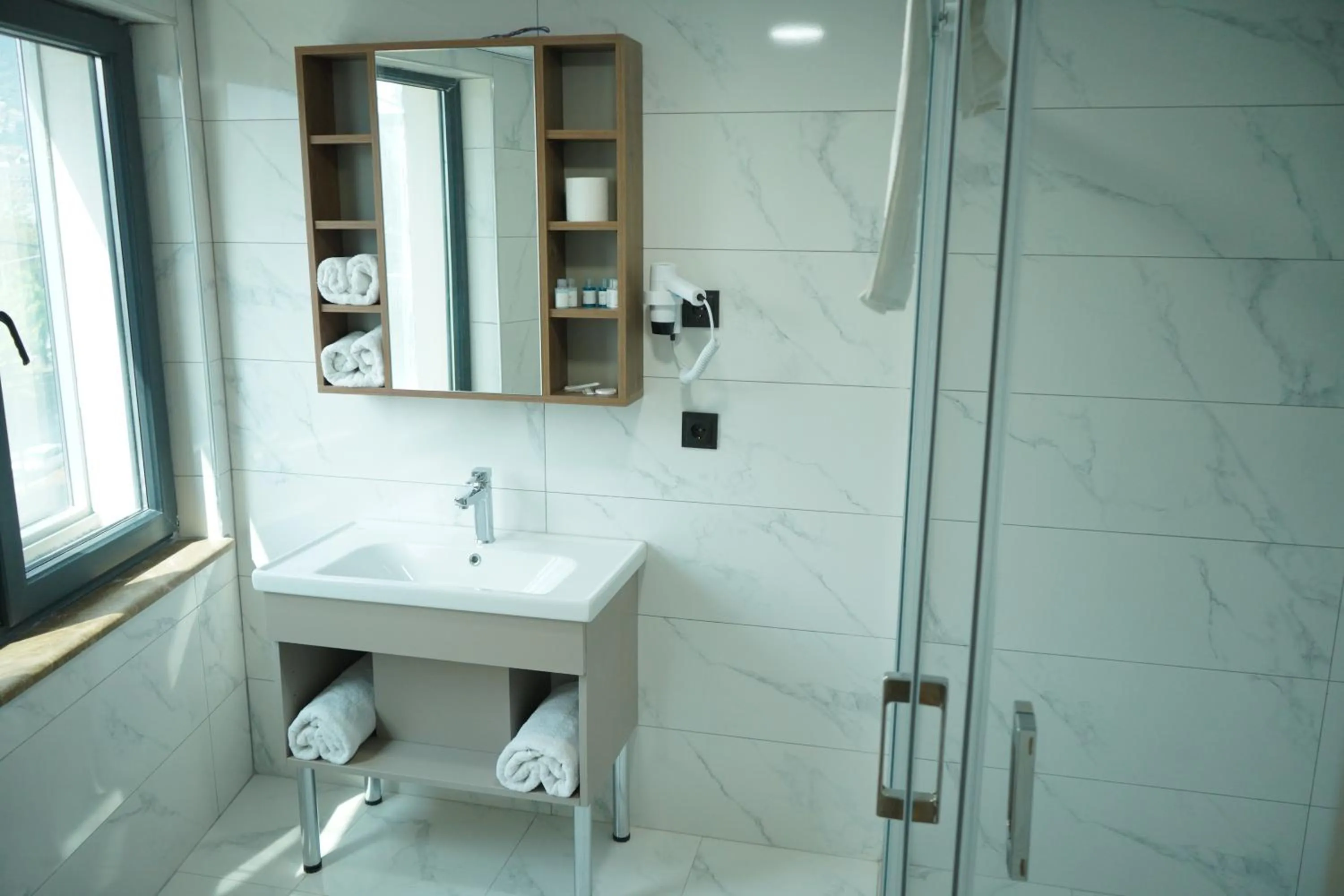 Shower in Lioncity Hotel