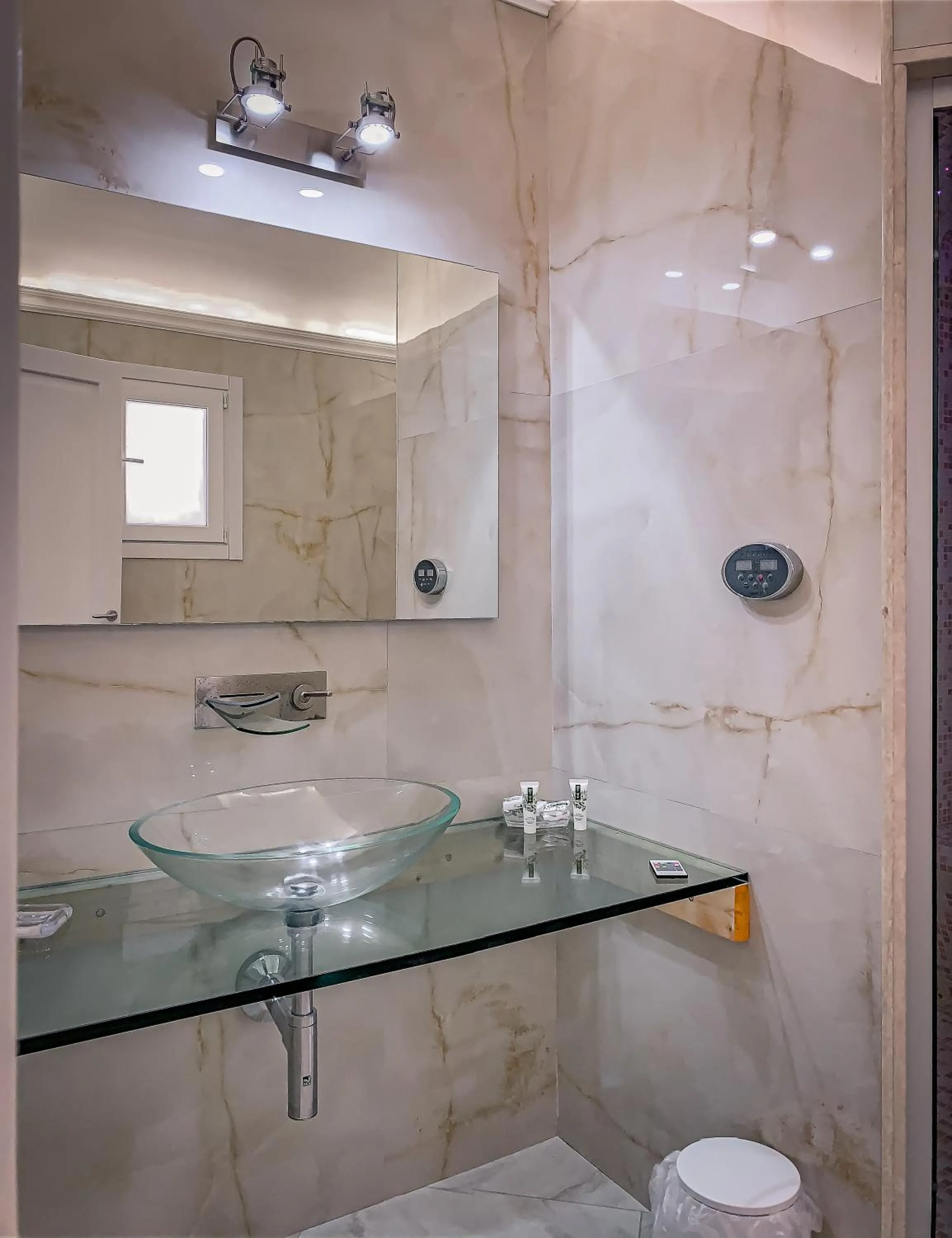 Shower in Masseria Tenuta Quintino