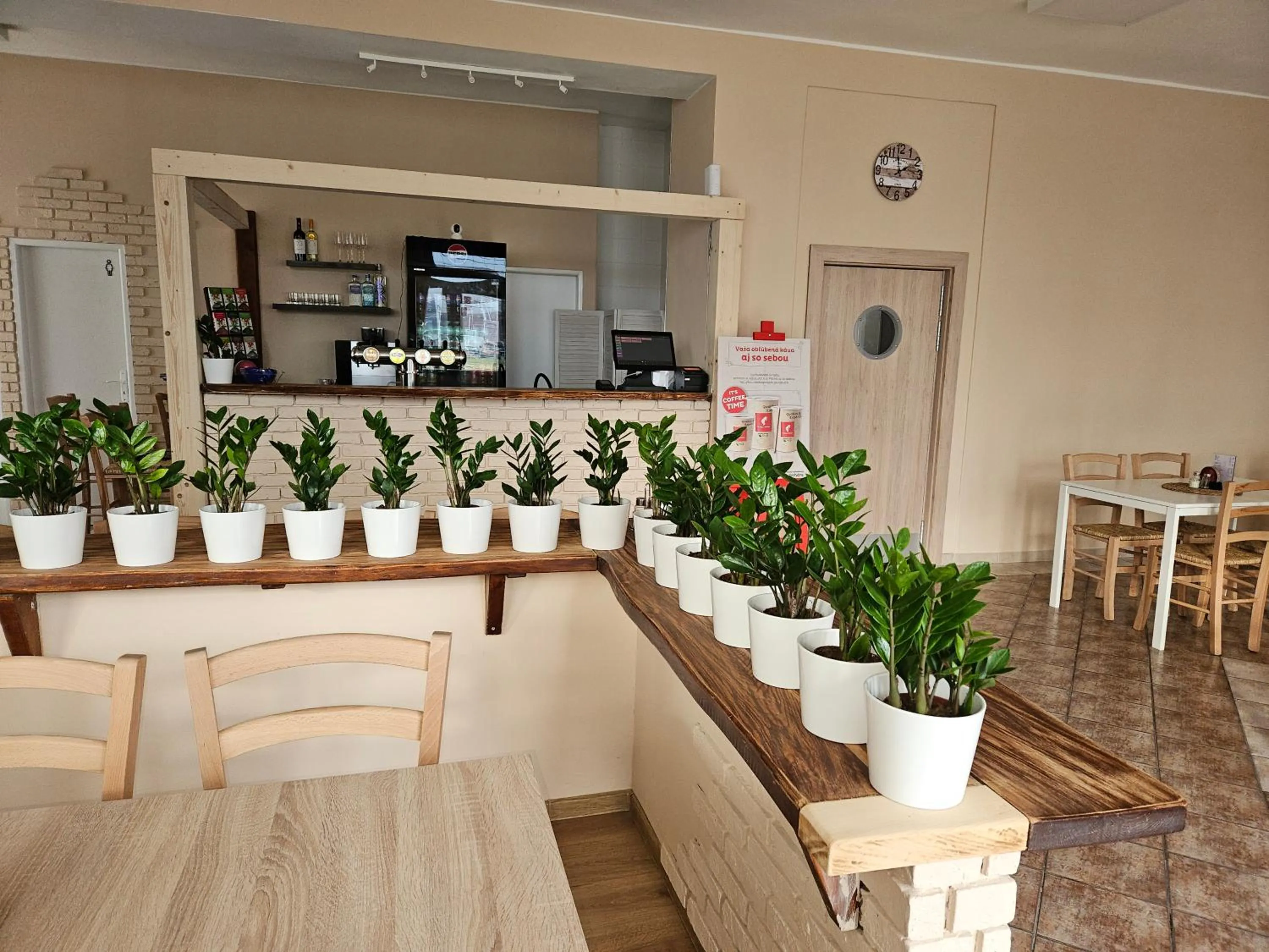 Restaurant/places to eat in Hotel Prim