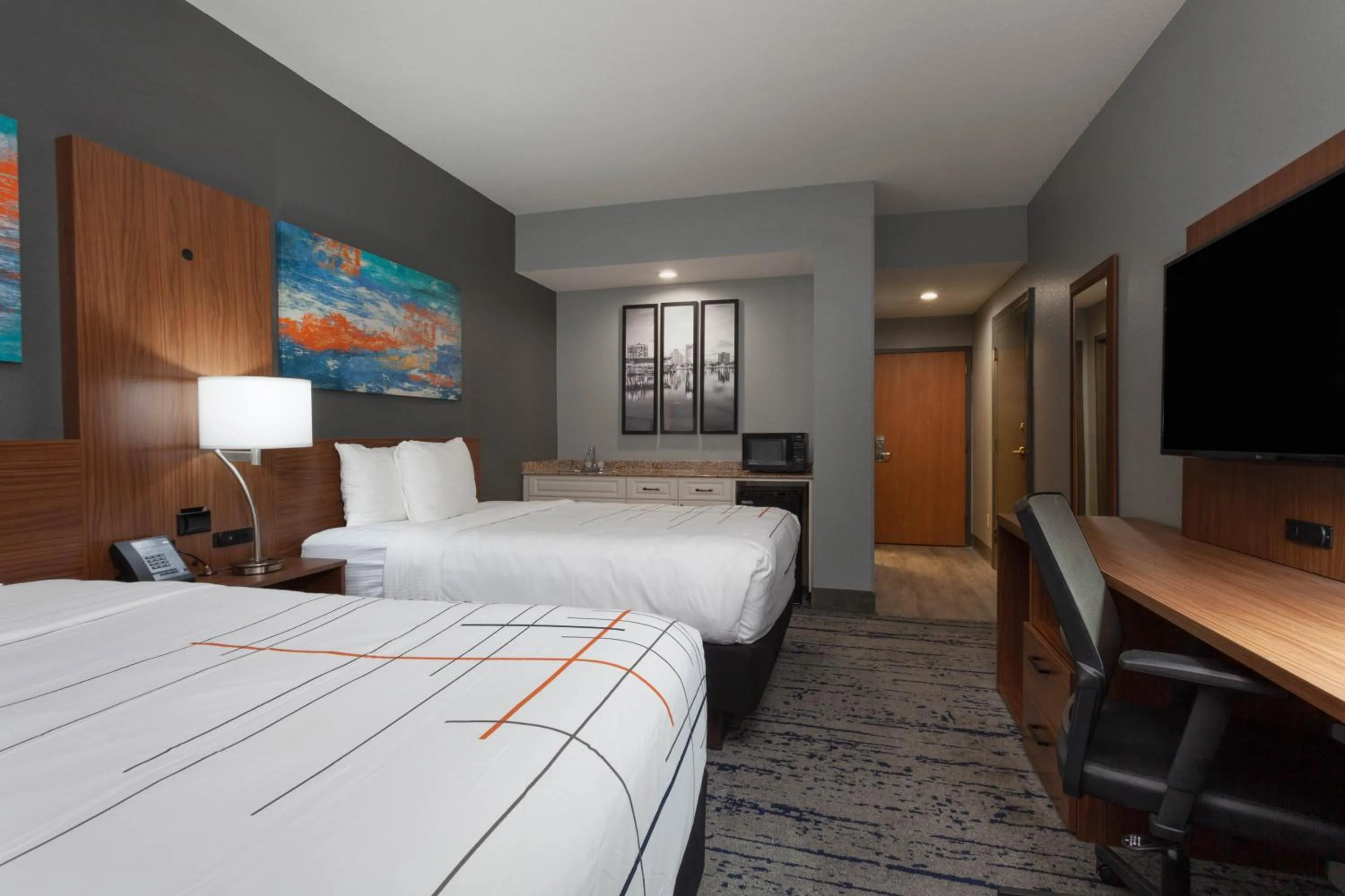 Bedroom in La Quinta by Wyndham St. Petersburg Northeast *Newly Renovated