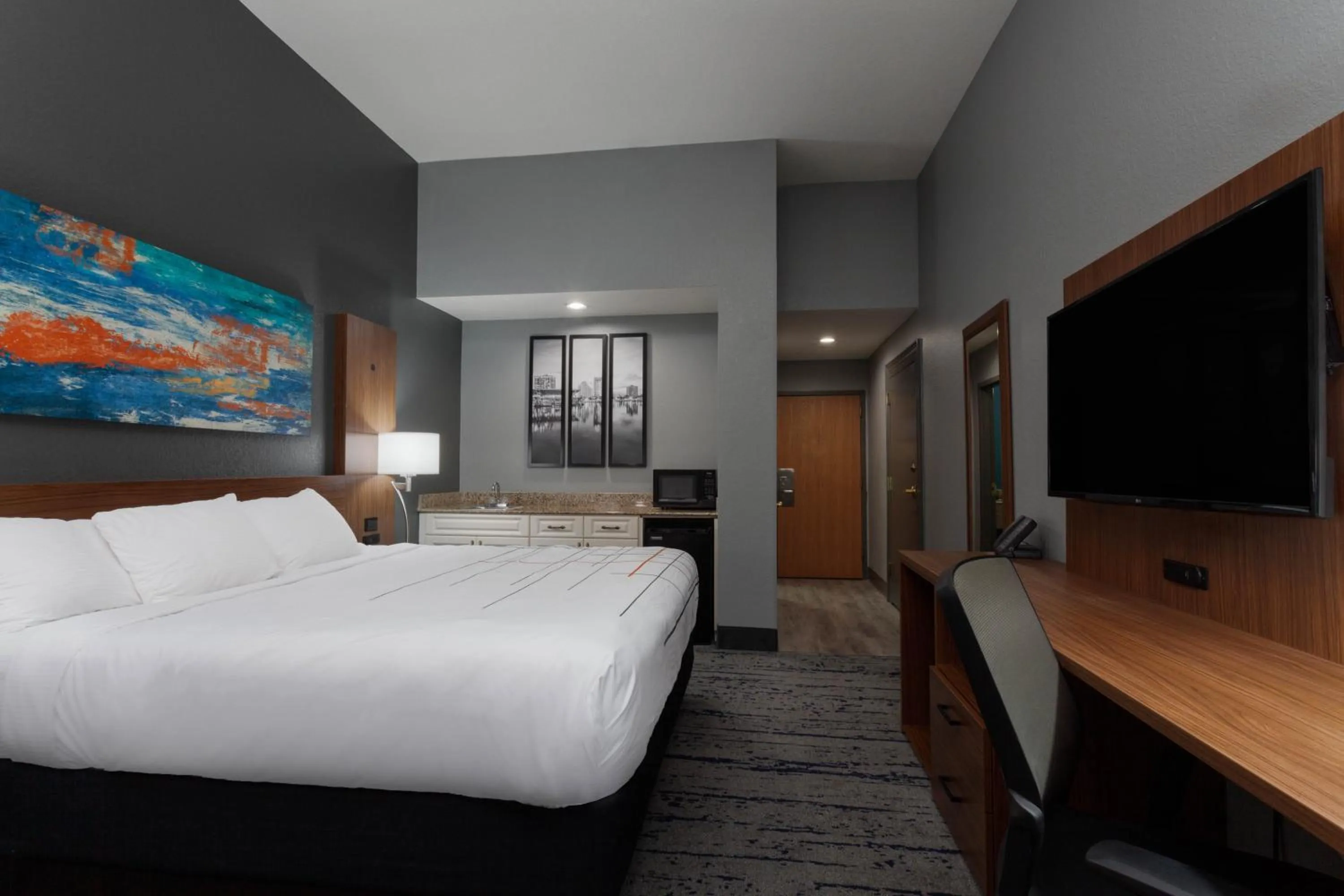 Bedroom in La Quinta by Wyndham St. Petersburg Northeast *Newly Renovated