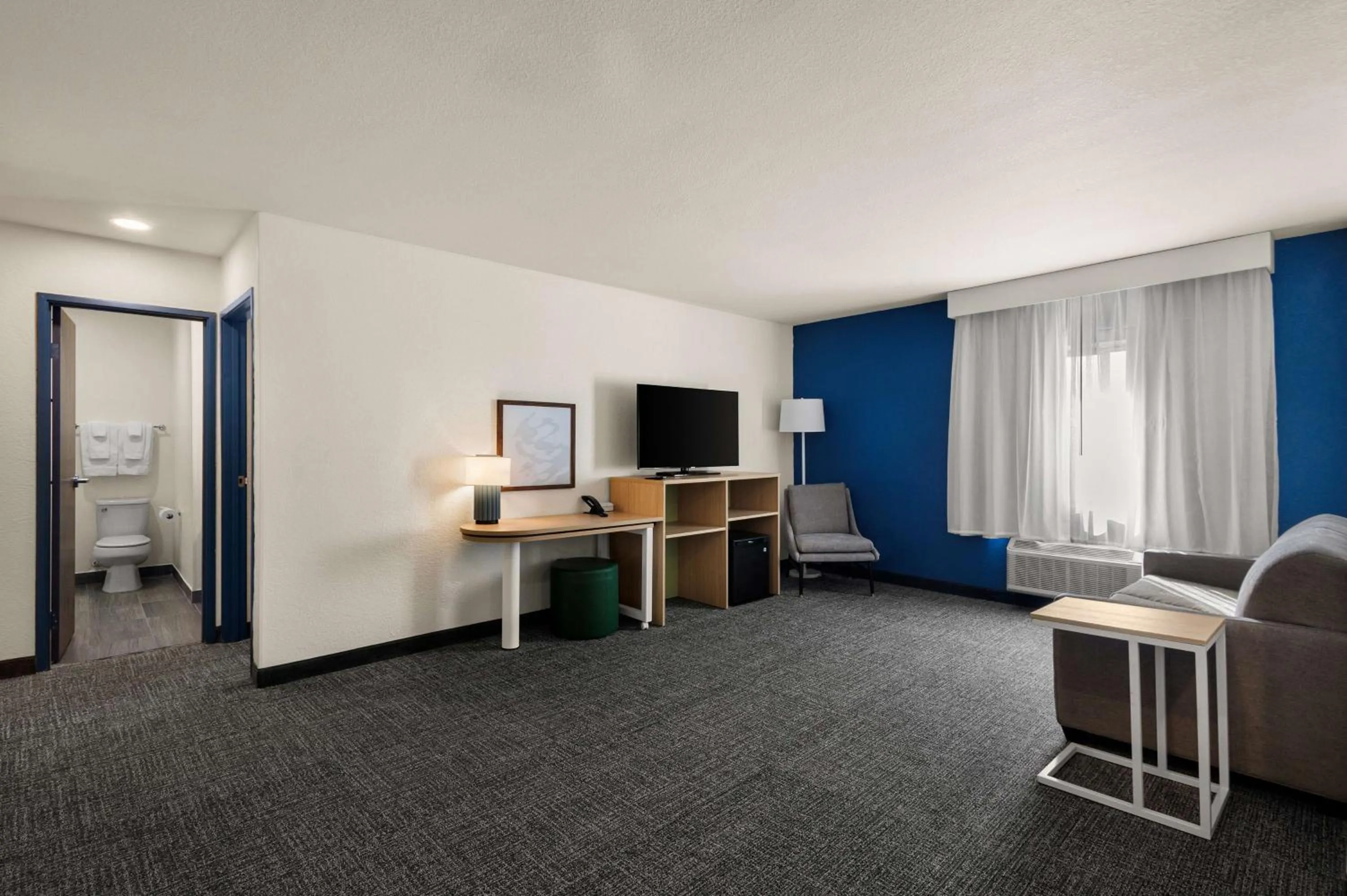 Living room in Spark By Hilton Fort Wayne