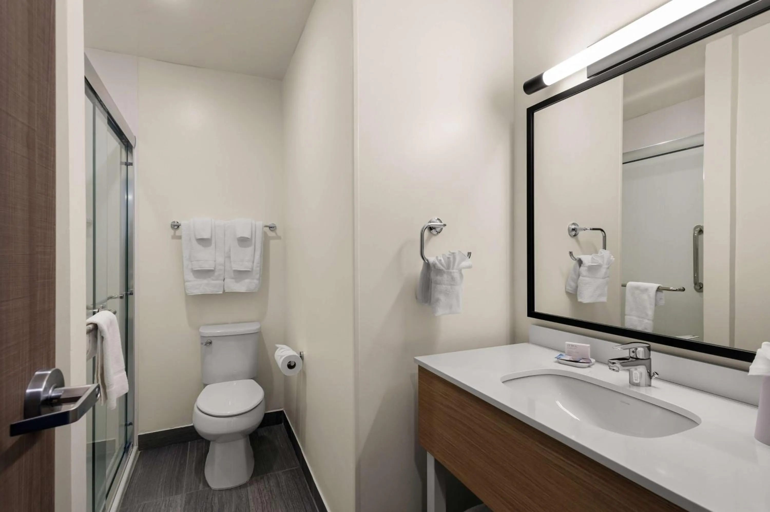 Bathroom in FORT Inn