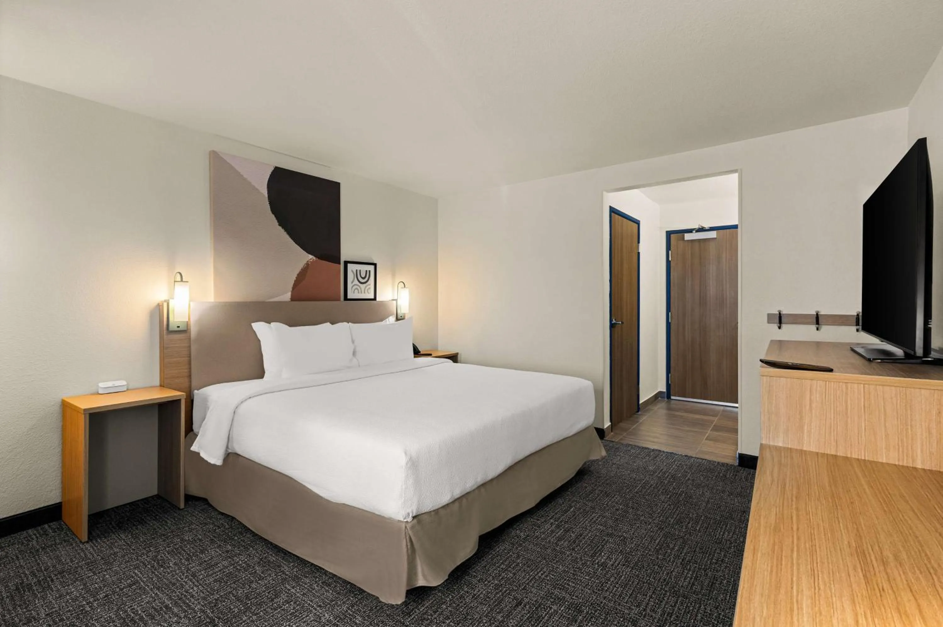 Bedroom, Bed in Spark By Hilton Fort Wayne