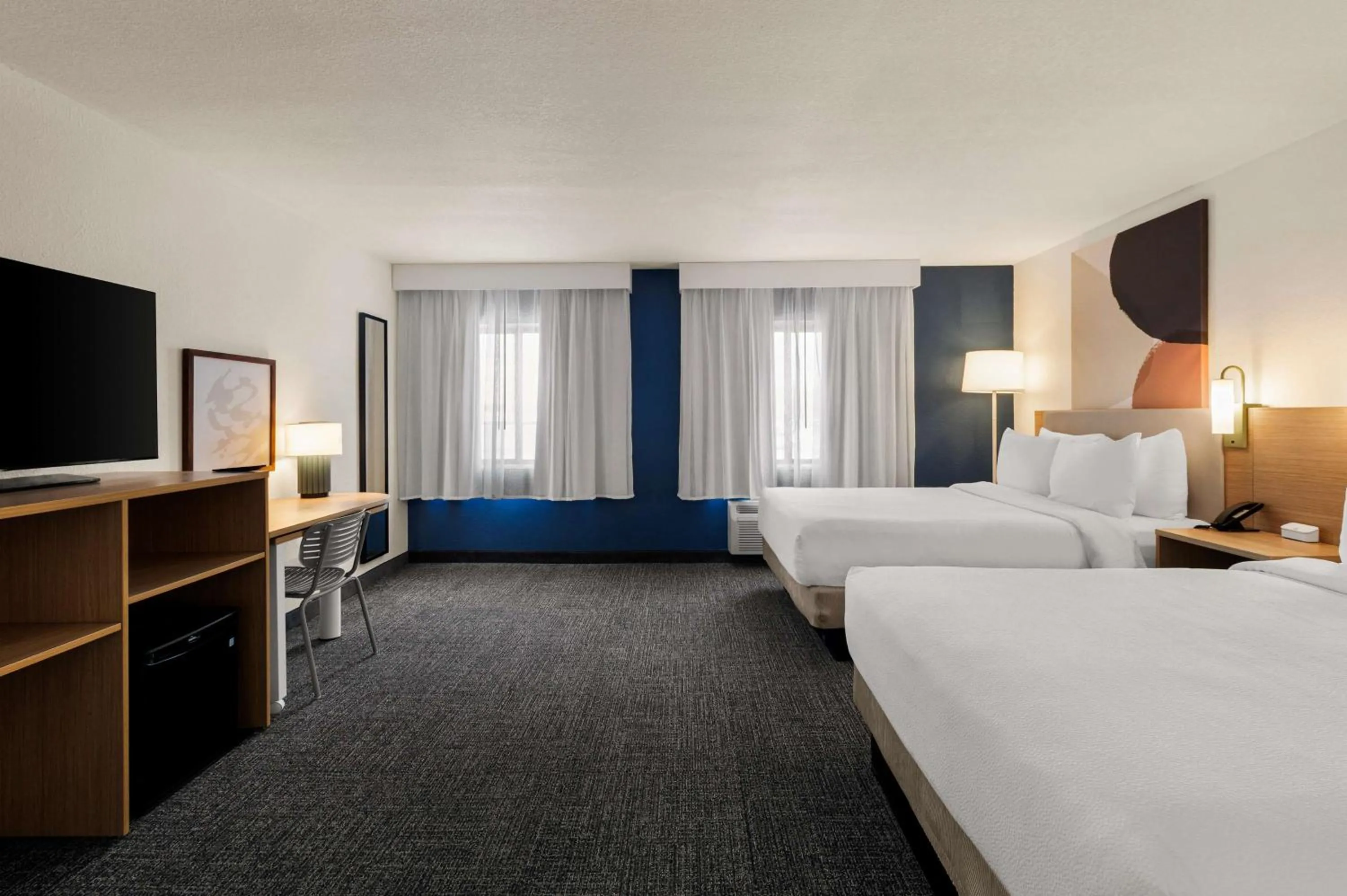 Bedroom, Bed in Spark By Hilton Fort Wayne