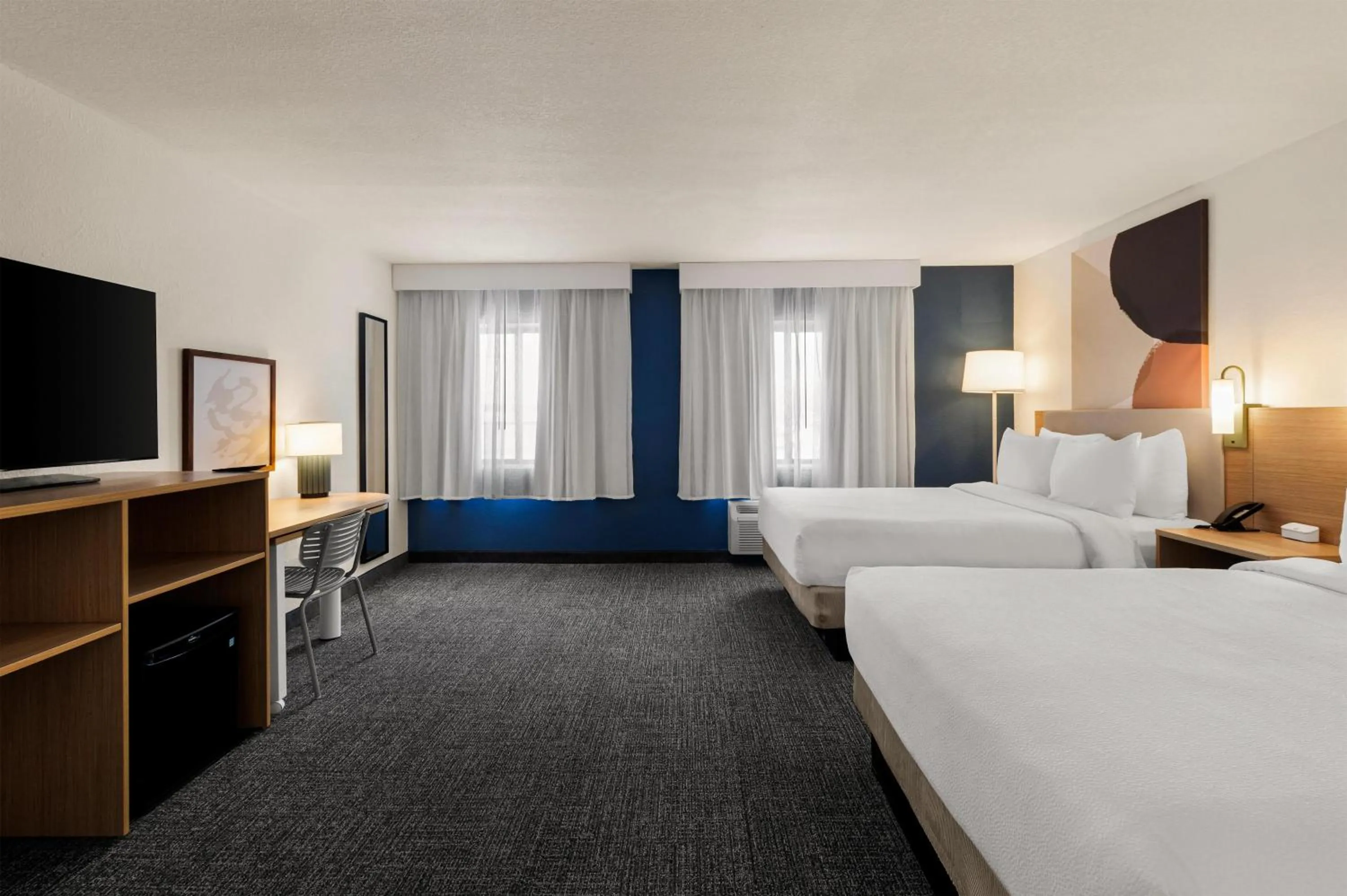 Bedroom, Bed in Spark By Hilton Fort Wayne