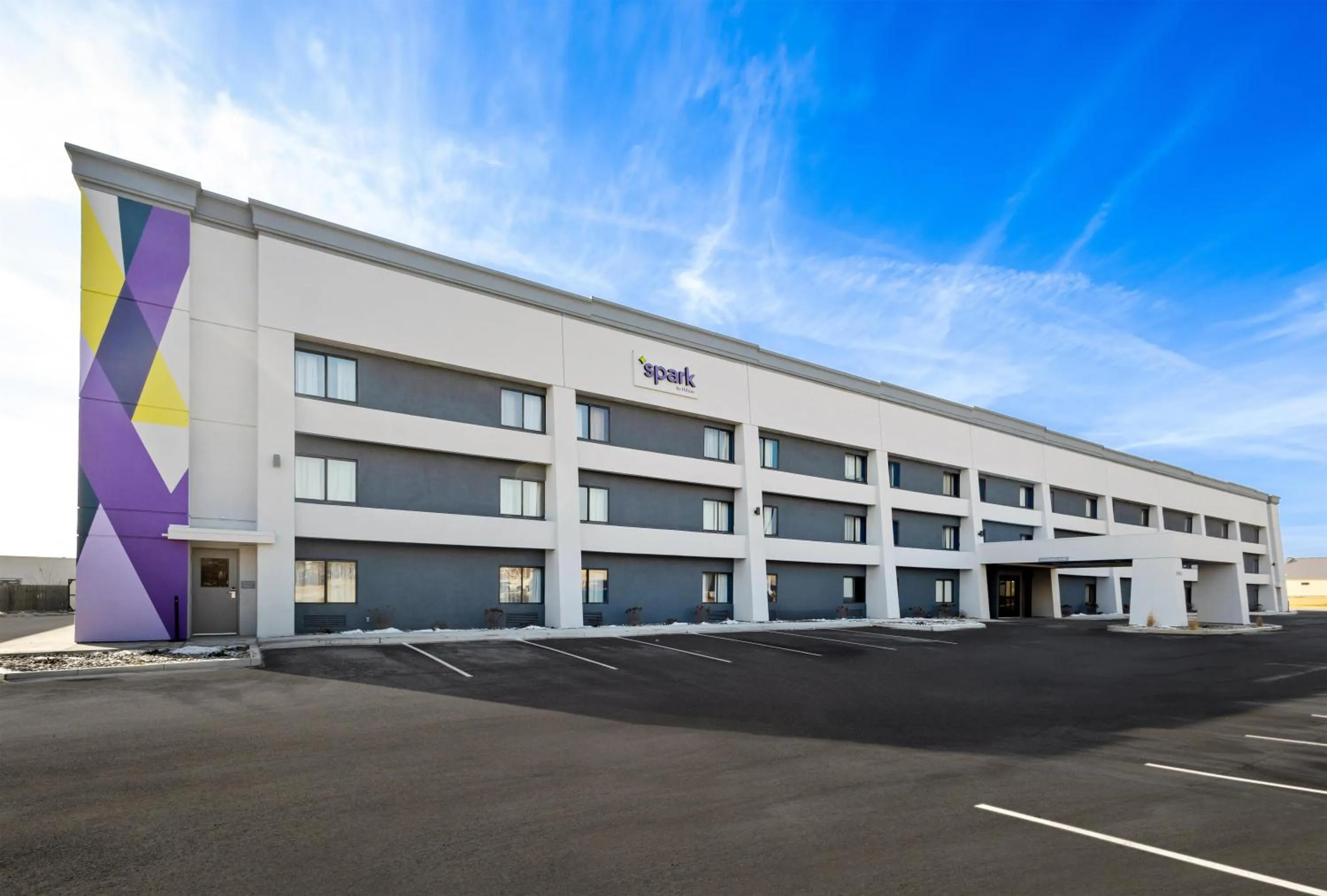 Property building in Spark By Hilton Fort Wayne