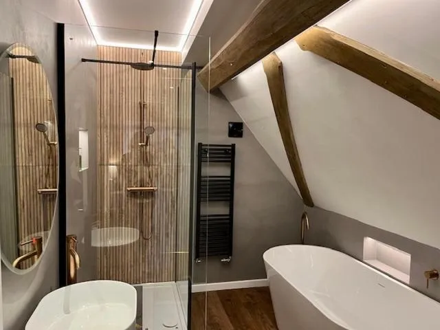 Castle Hotel & Apartments