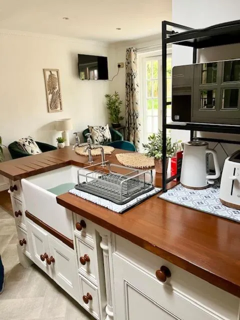 Castle Hotel & Apartments