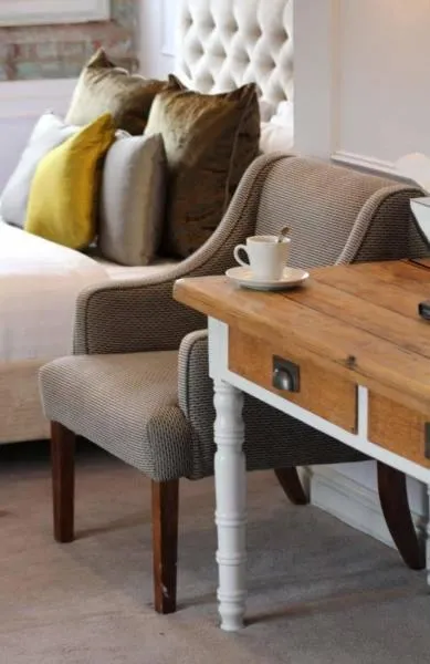 Castle Hotel & Apartments