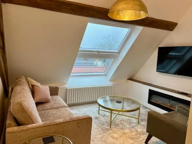 Castle Hotel & Apartments