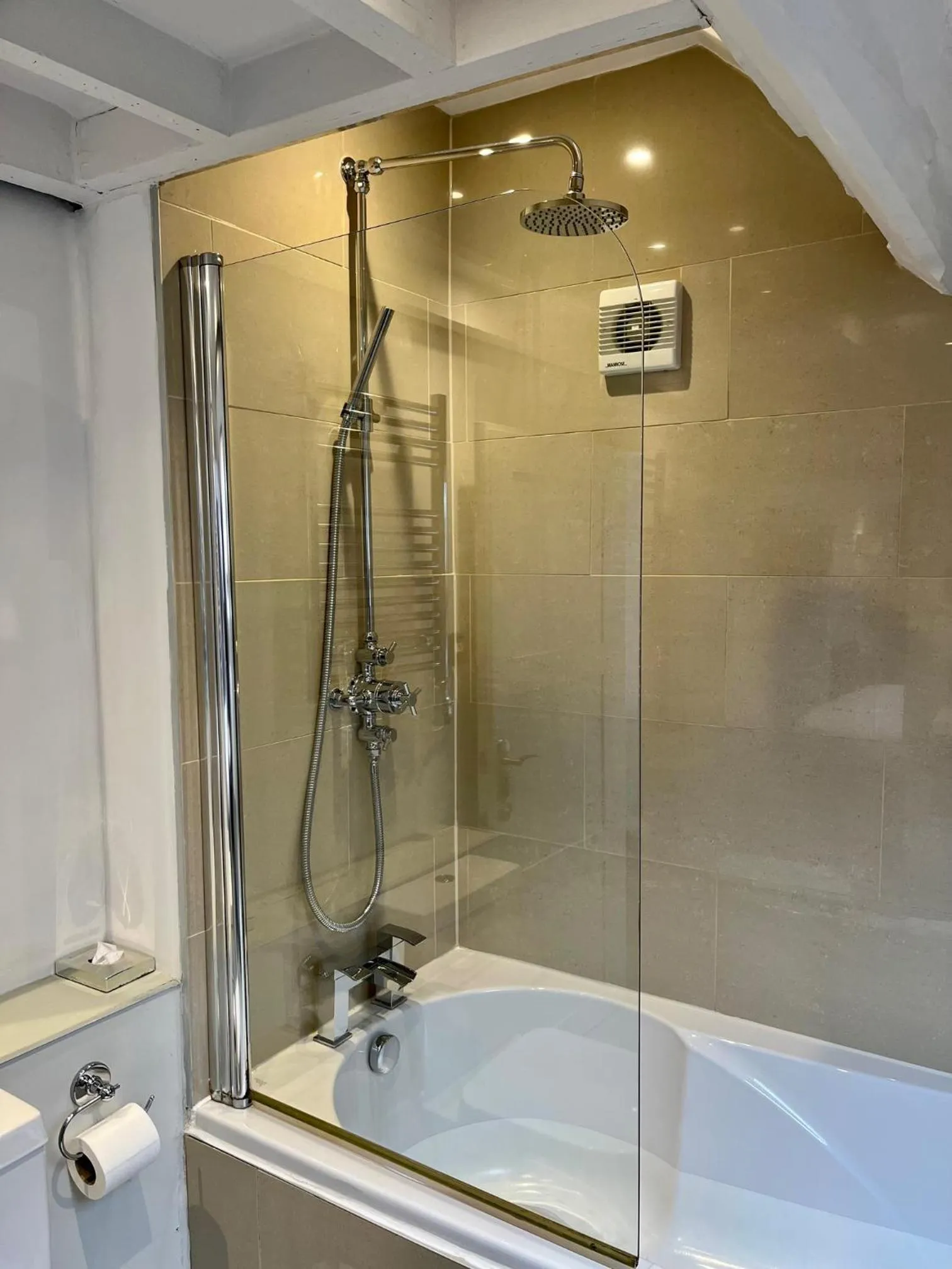 Castle Hotel & Apartments