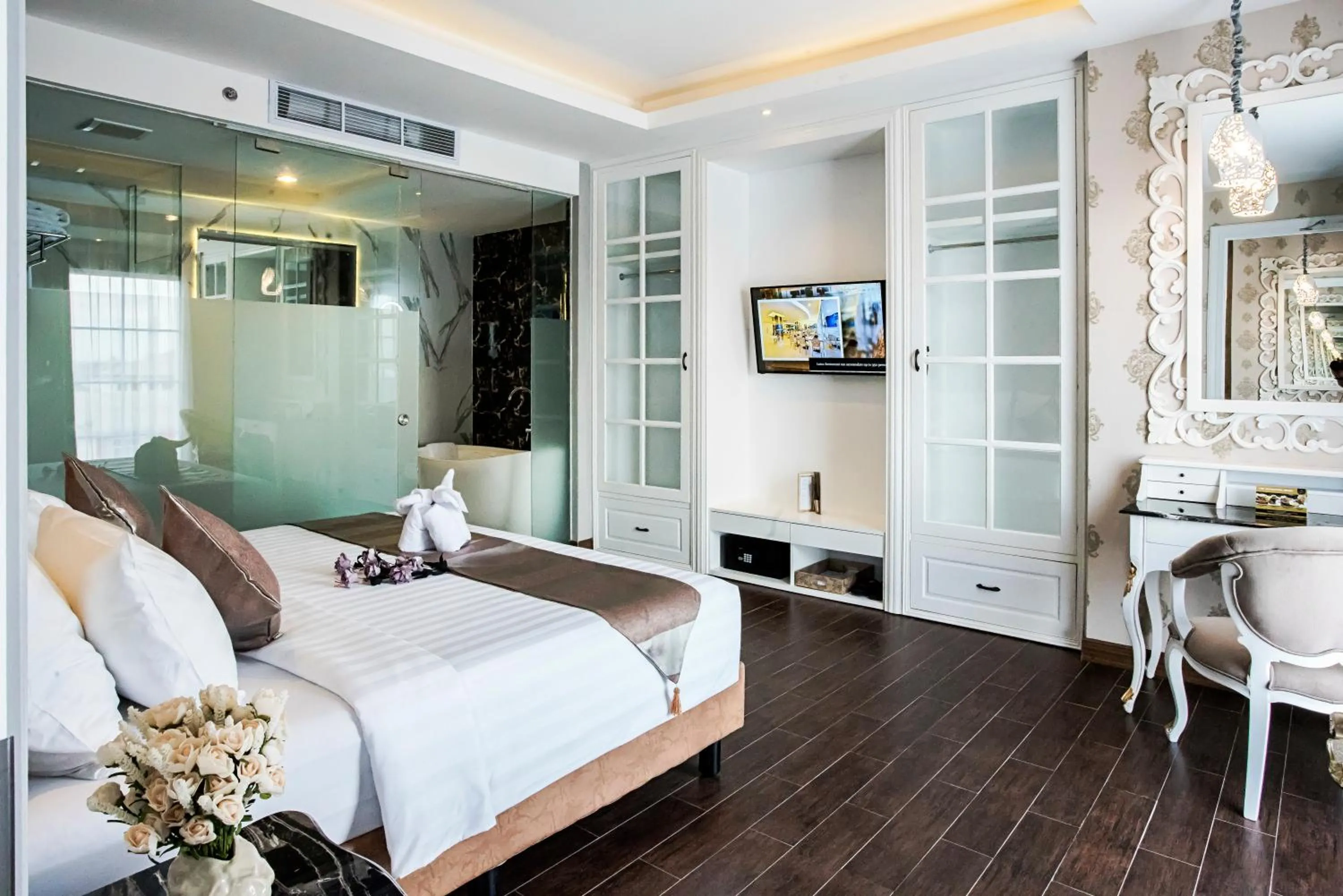 Bed in Savero Hotel Depok