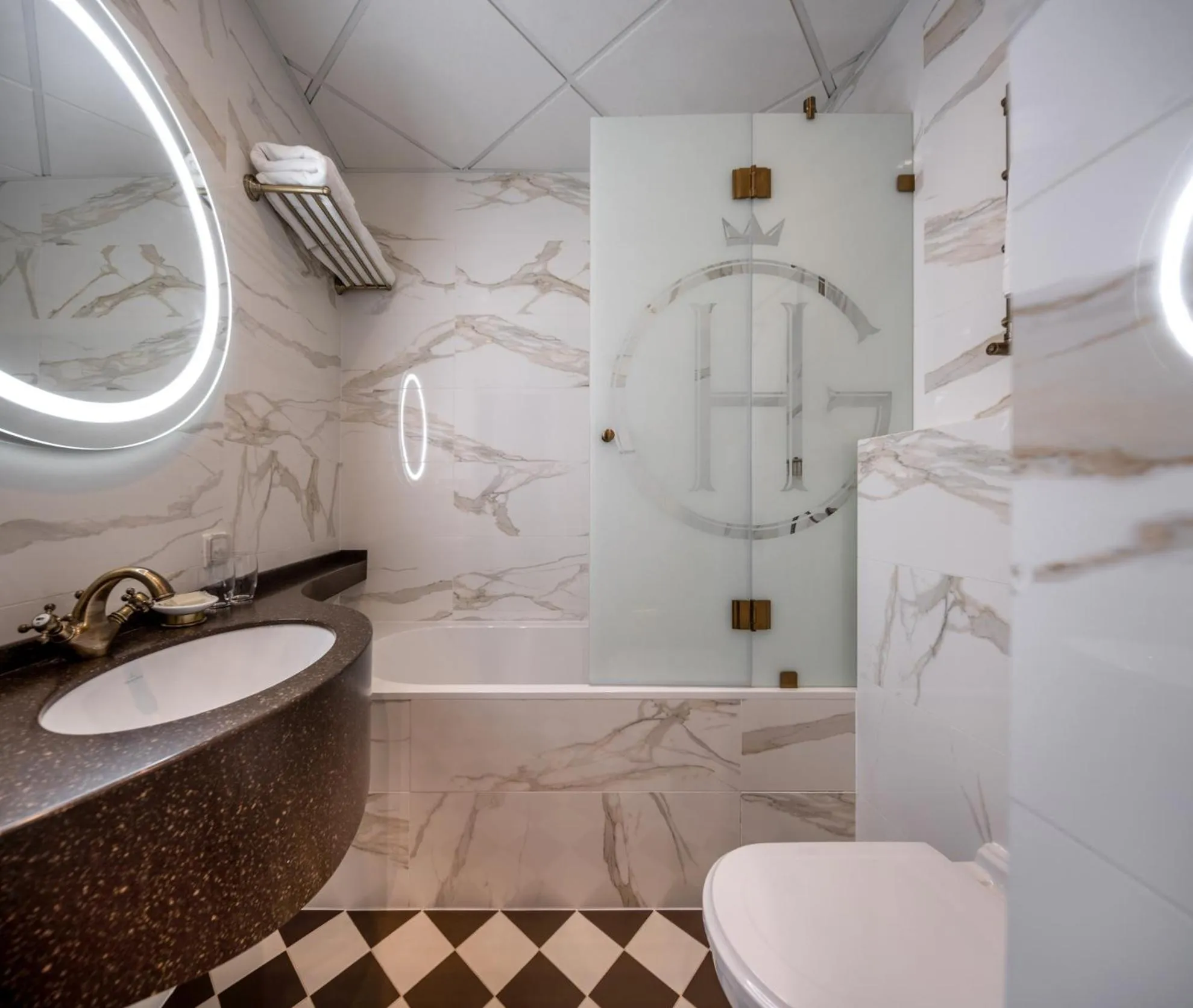 Toilet in Grand Hotel Lviv Casino & Spa