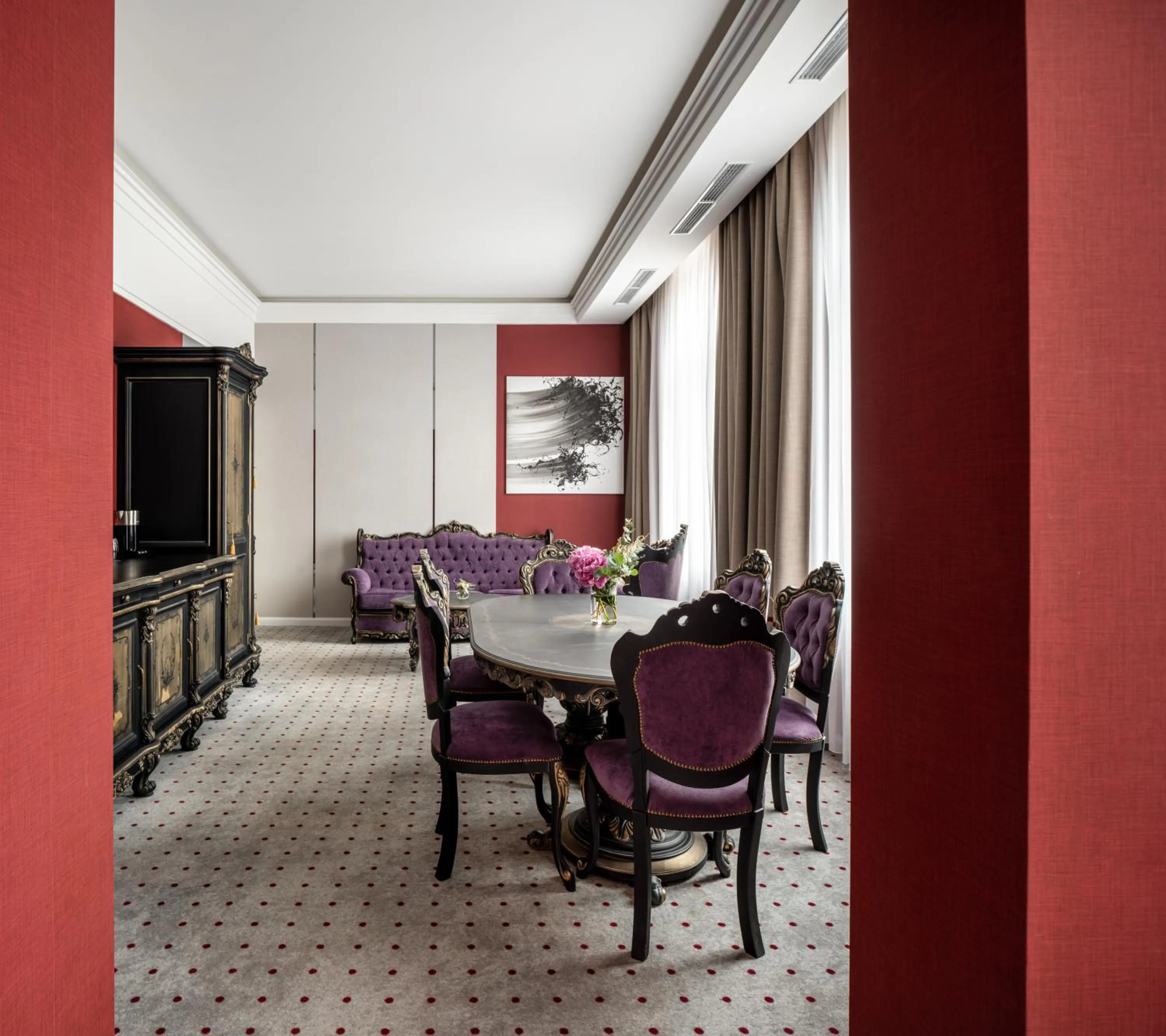 Living room in Grand Hotel Lviv Casino & Spa