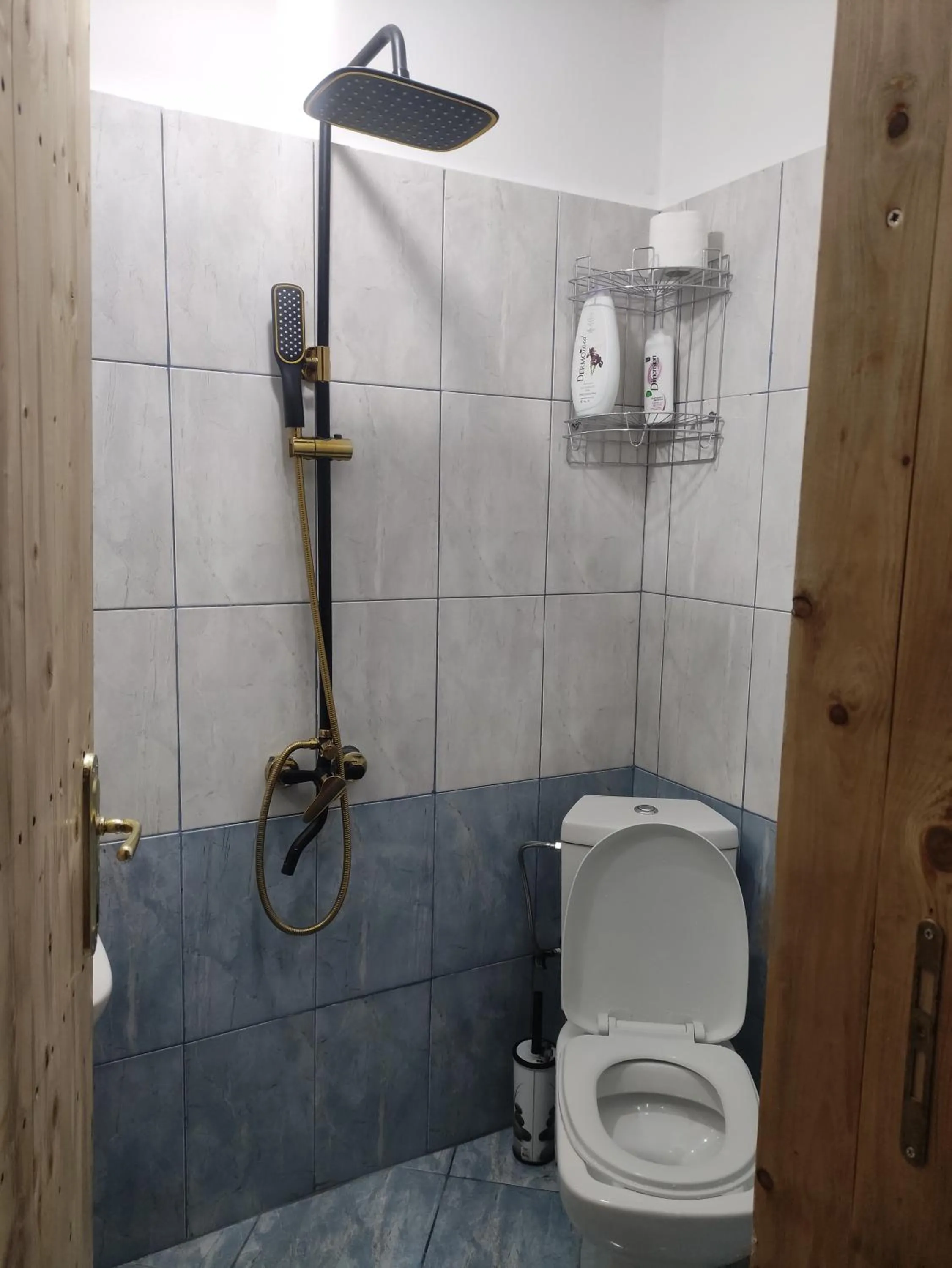 Budget Twin Room in Karafil Guesthouse