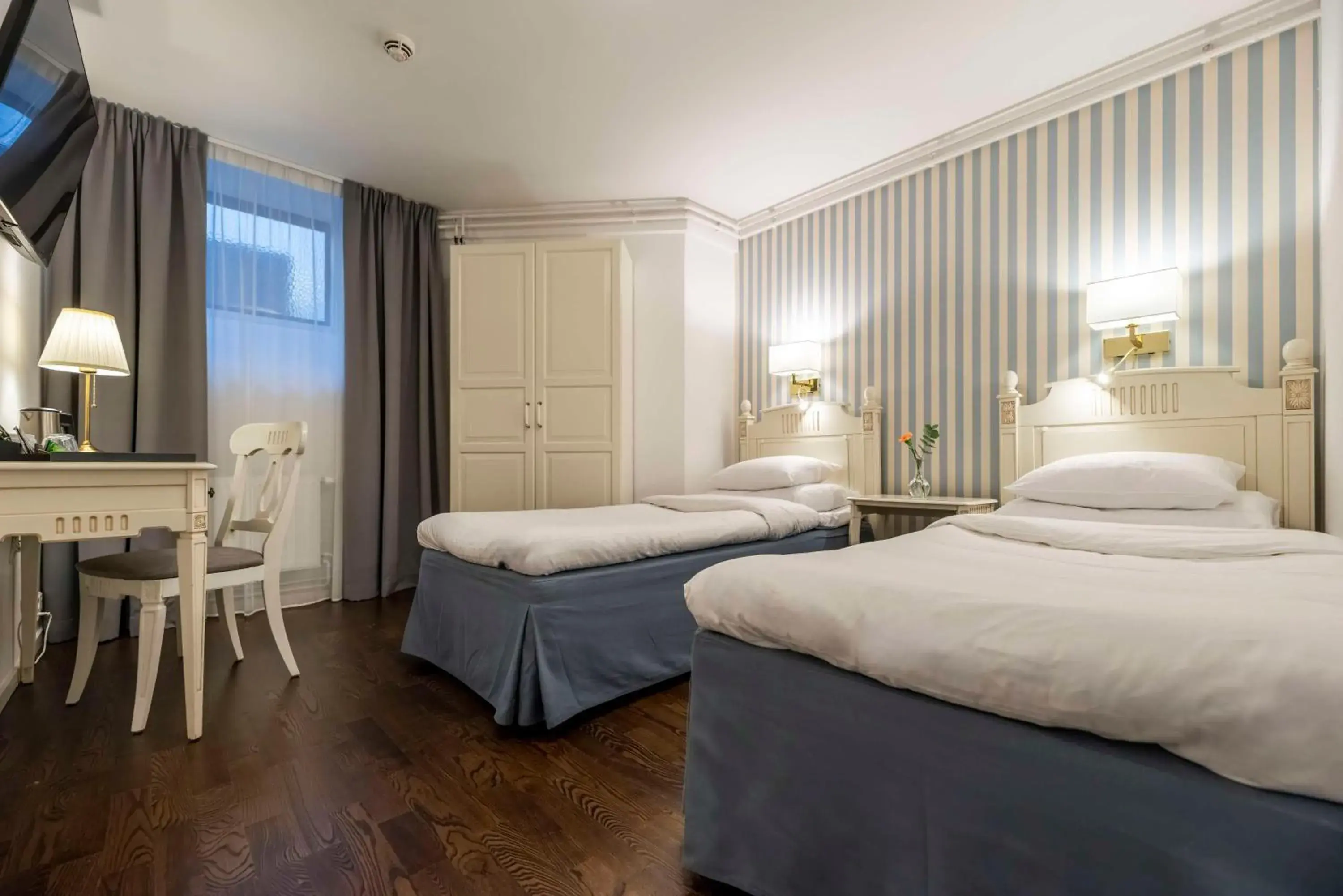 Economy Twin Room without Window in Best Western Hotel Bentleys Economy Twin Room without Window in Best Western Hotel Bentleys