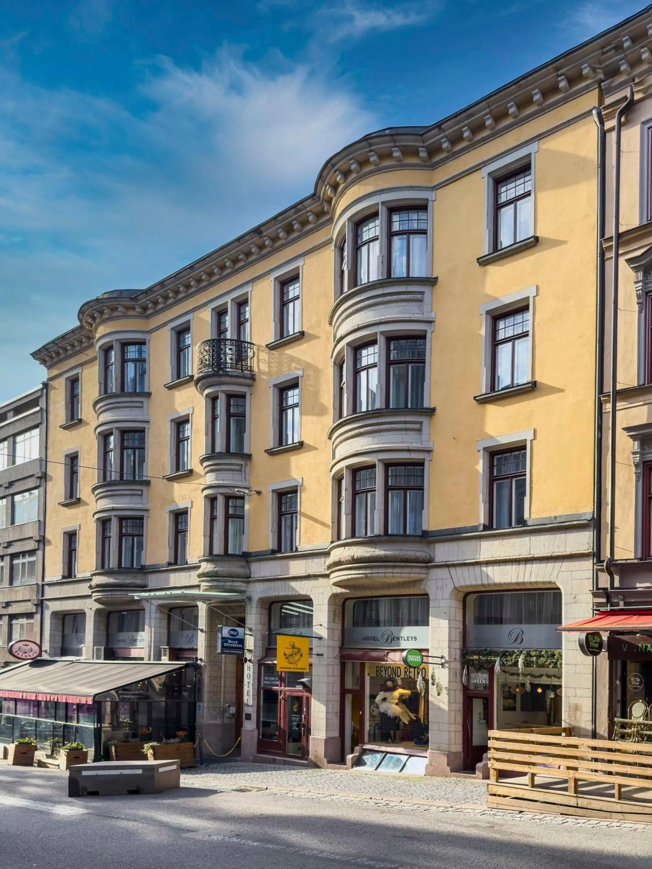 Property building in Best Western Hotel Bentleys