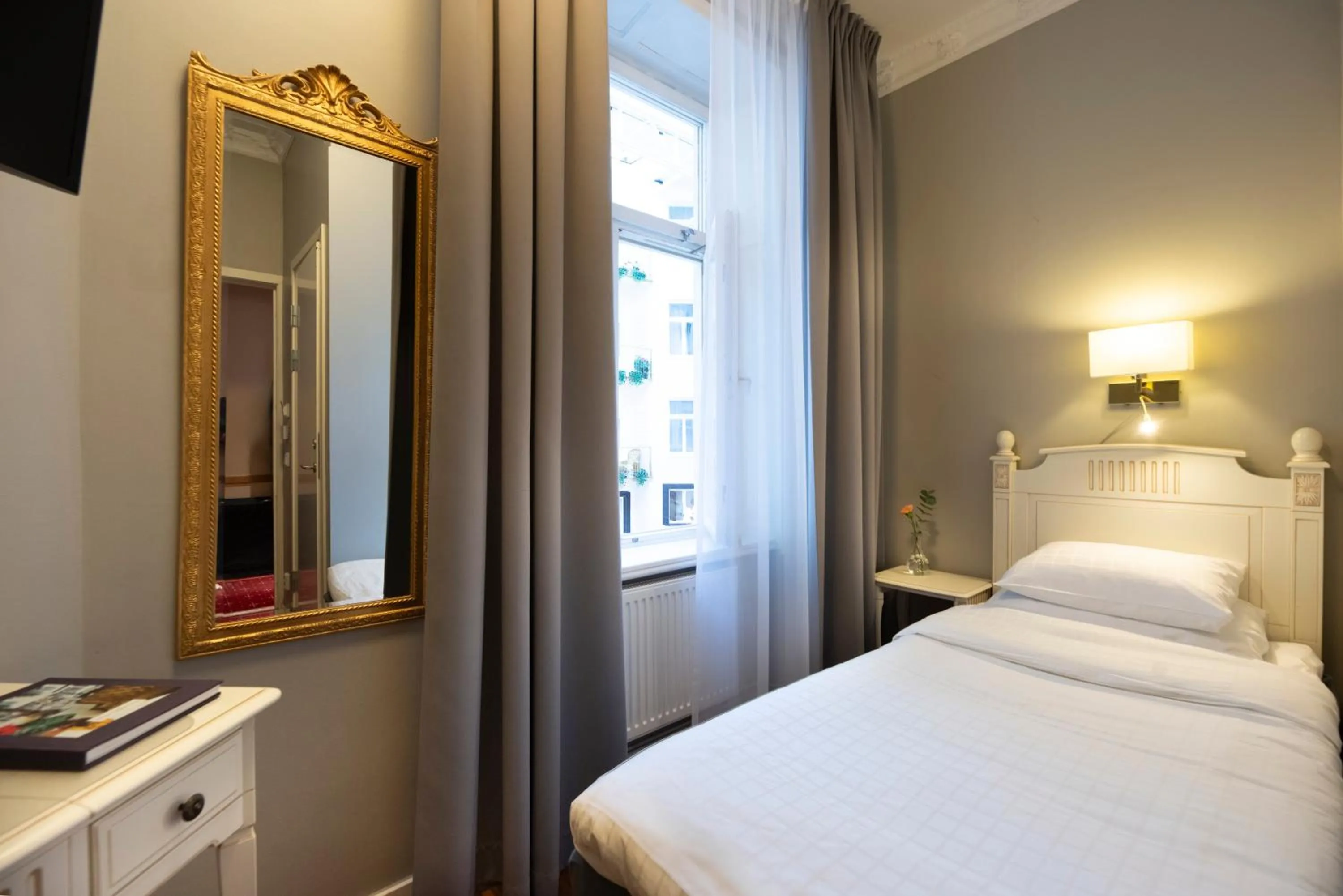 Bedroom, Bed in Best Western Hotel Bentleys