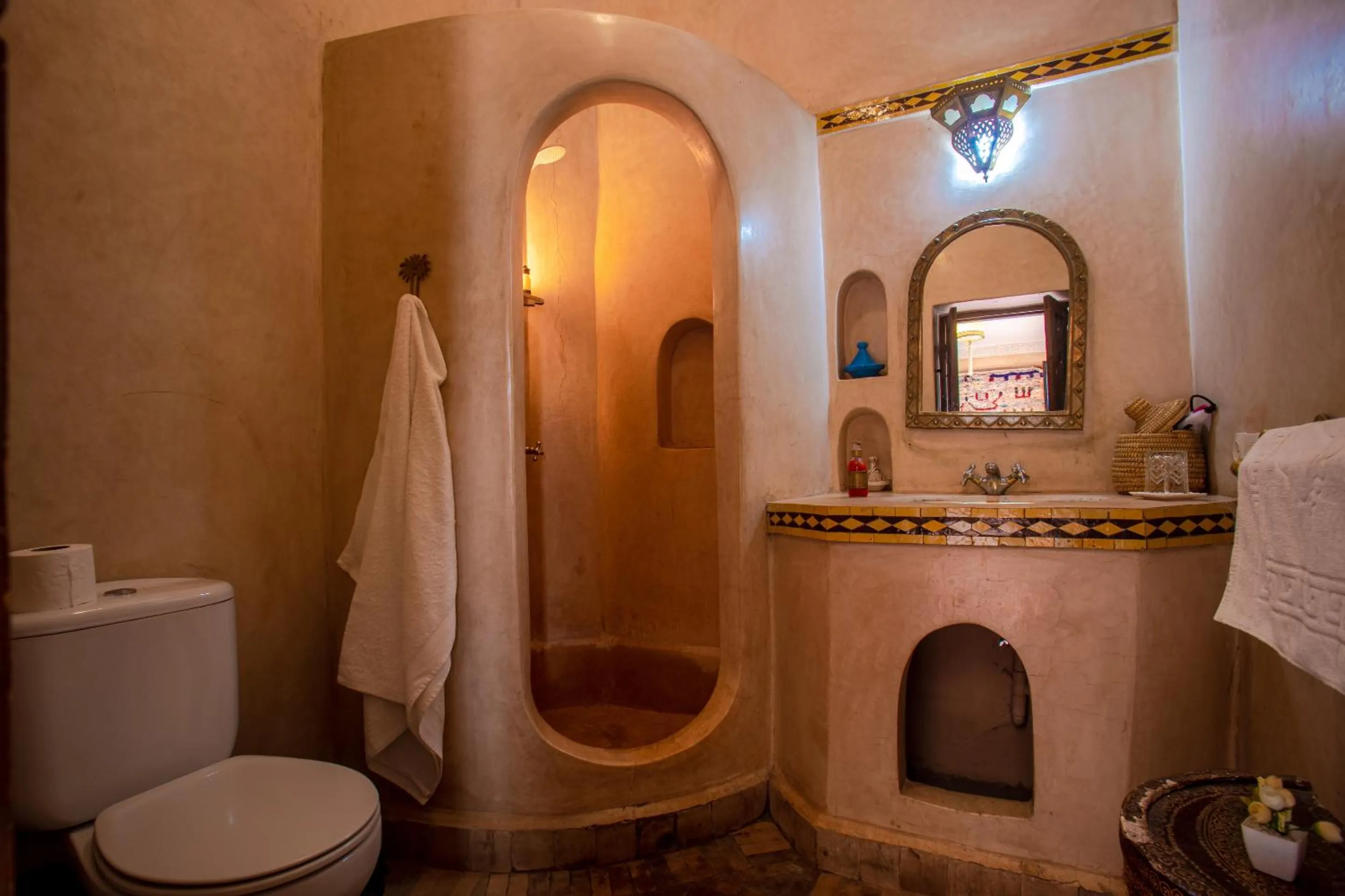 Bathroom in Riad Le Jardin de Lea, Suites & Spa