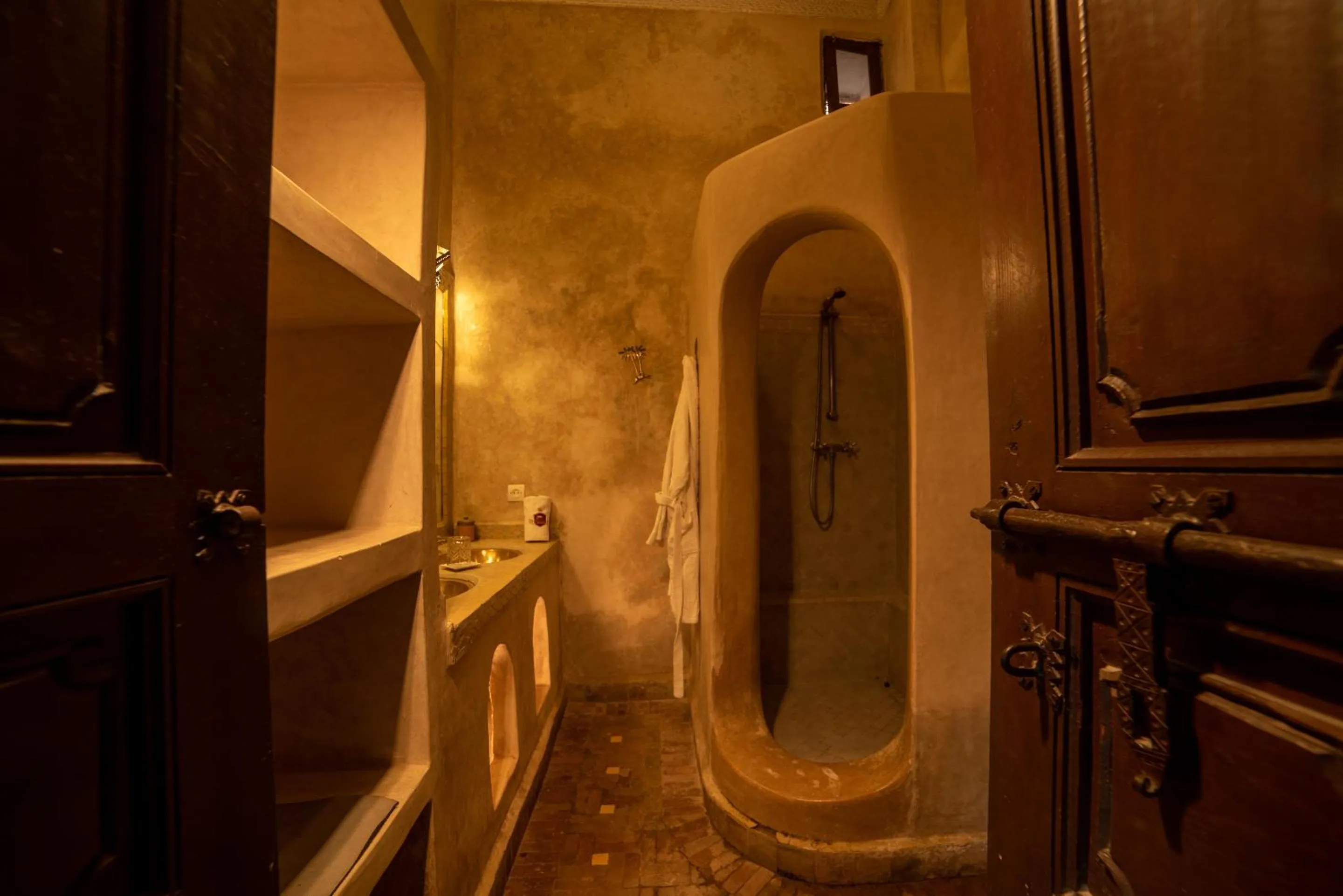 Bathroom in Riad Le Jardin de Lea, Suites & Spa