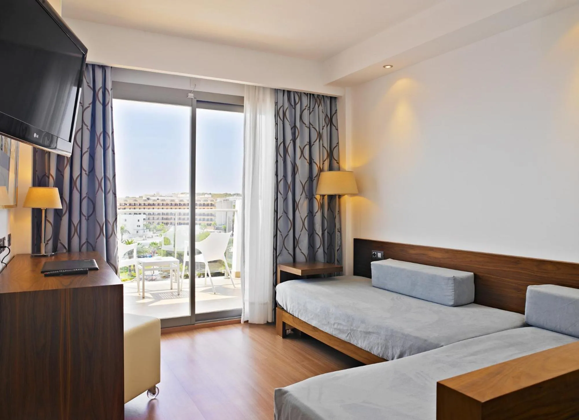 TV and multimedia, Bed in Hipotels Cala Millor Park