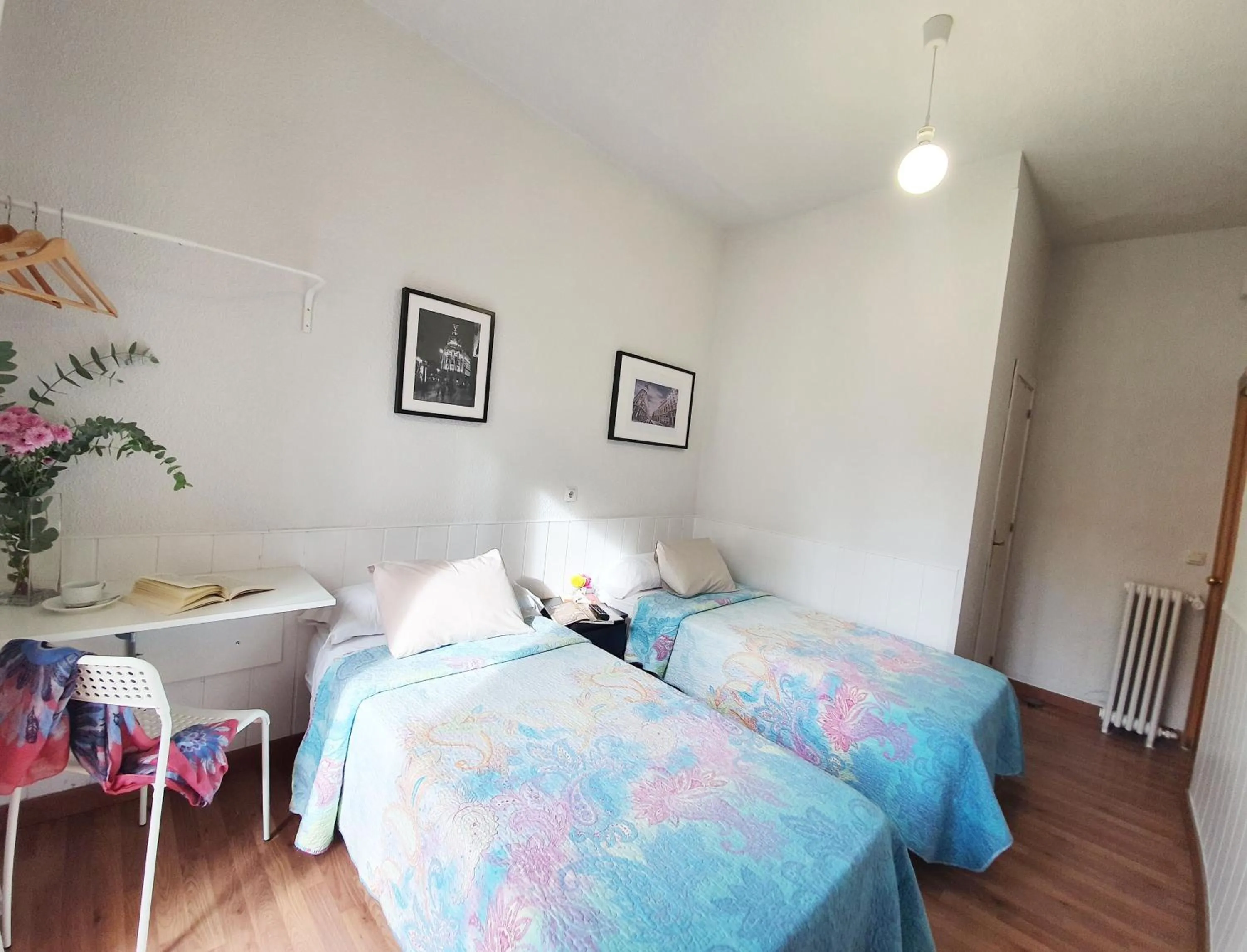 Photo of the whole room, Bed in Hostal Alicante