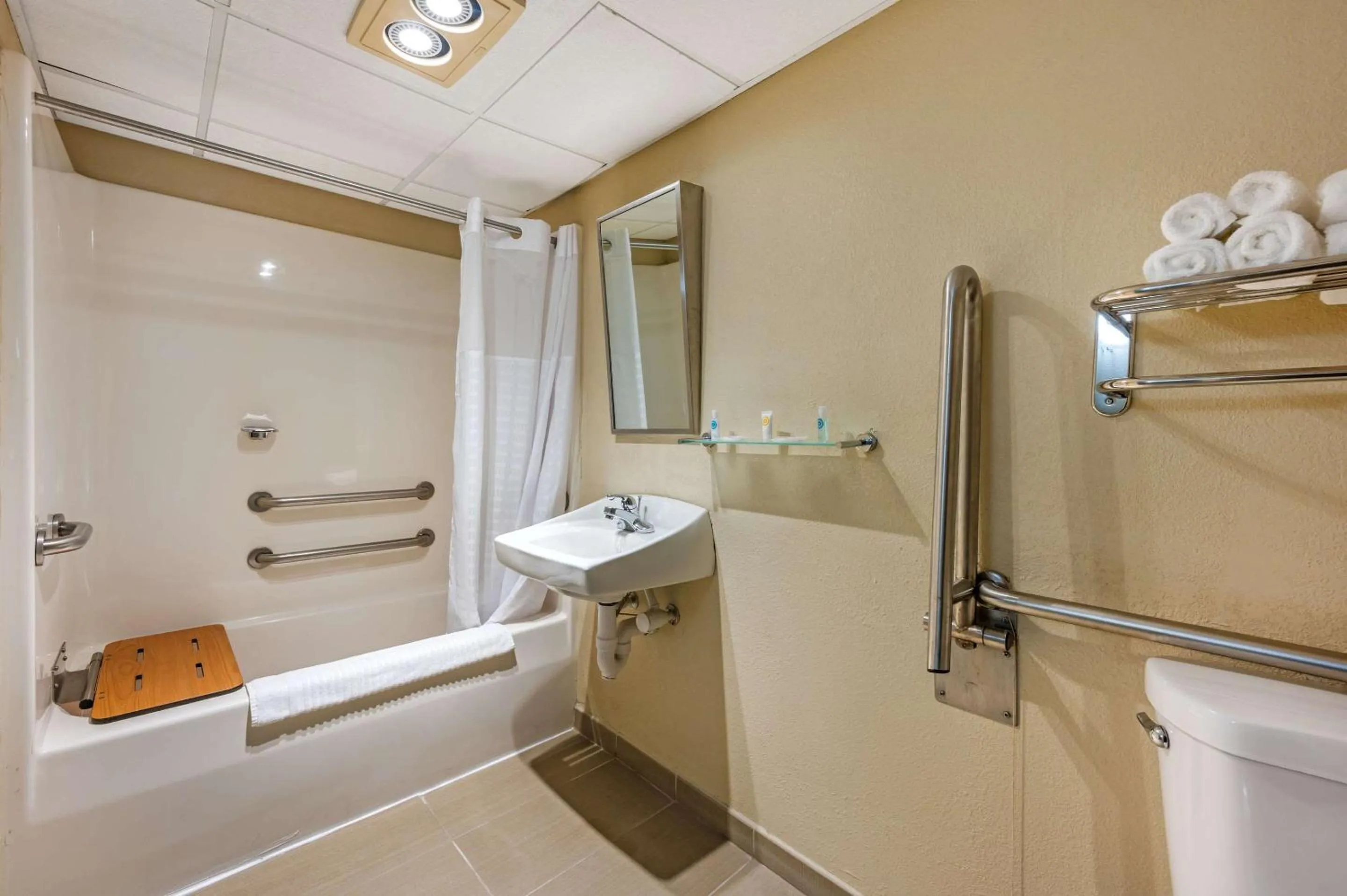 Bedroom in Comfort Inn & Suites East Hartford - Hartford