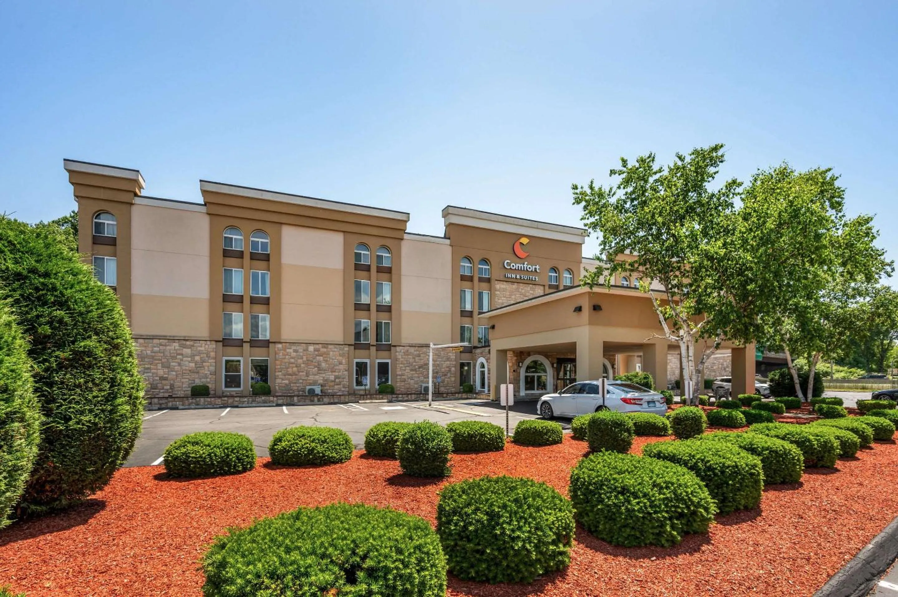 Property building in Comfort Inn & Suites East Hartford - Hartford