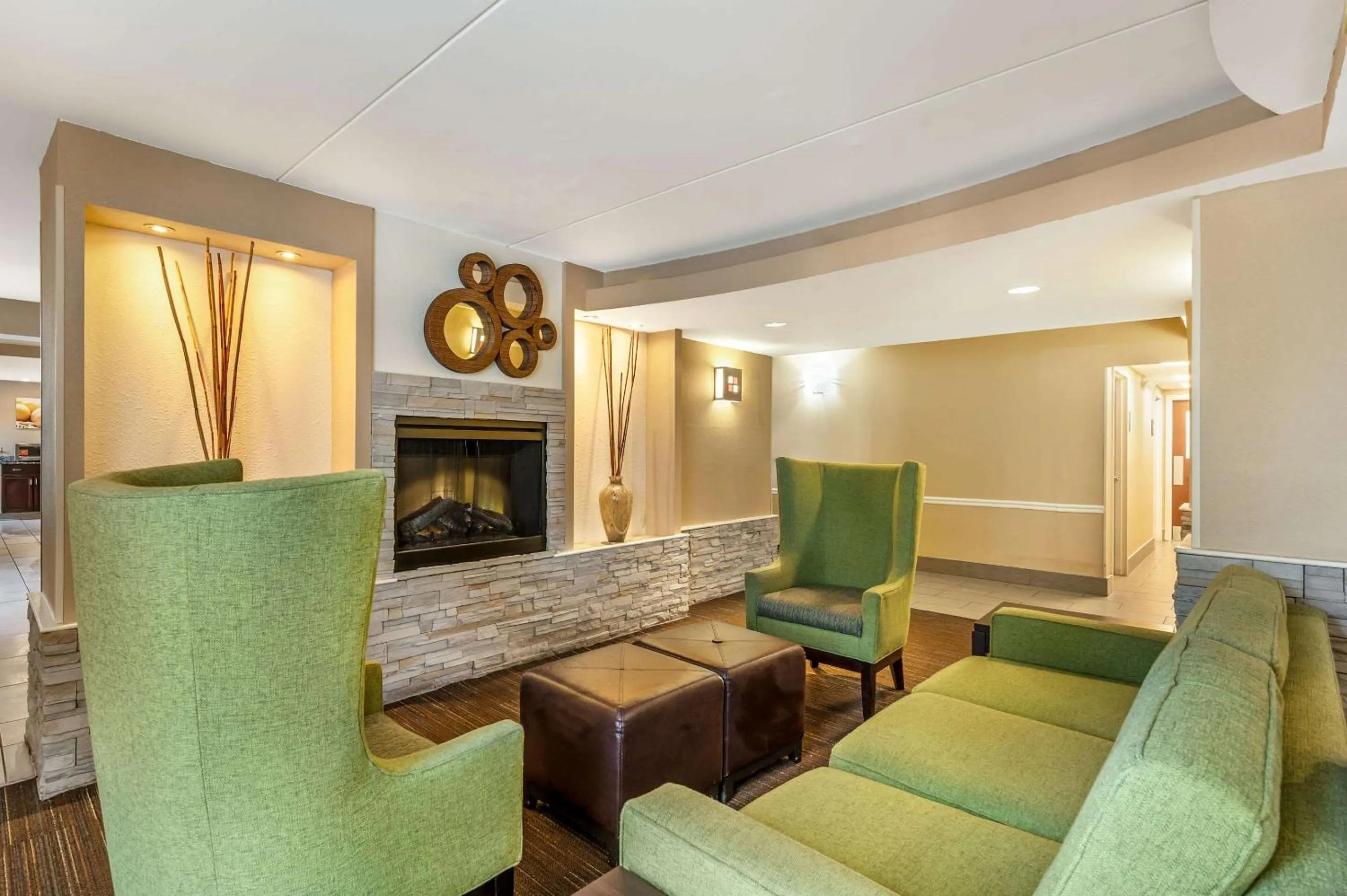 Lobby or reception in Comfort Inn & Suites East Hartford - Hartford
