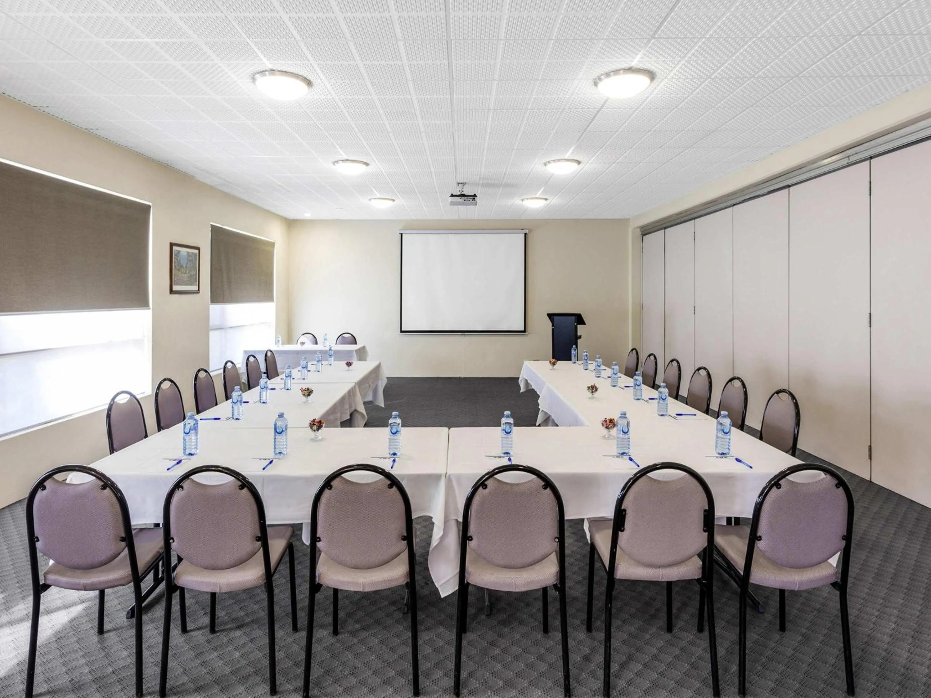 Meeting/conference room in BreakFree Queanbeyan