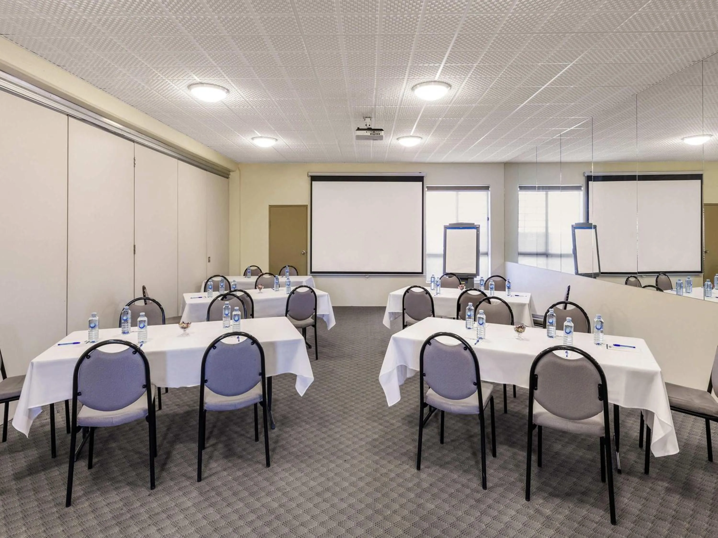 Meeting/conference room in BreakFree Queanbeyan