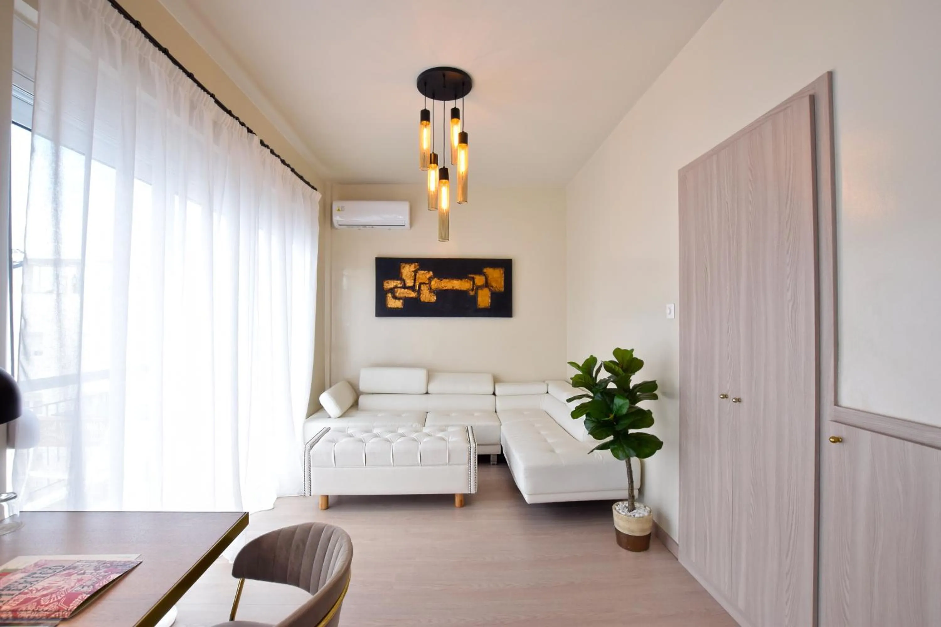 Living room in John's Hotel