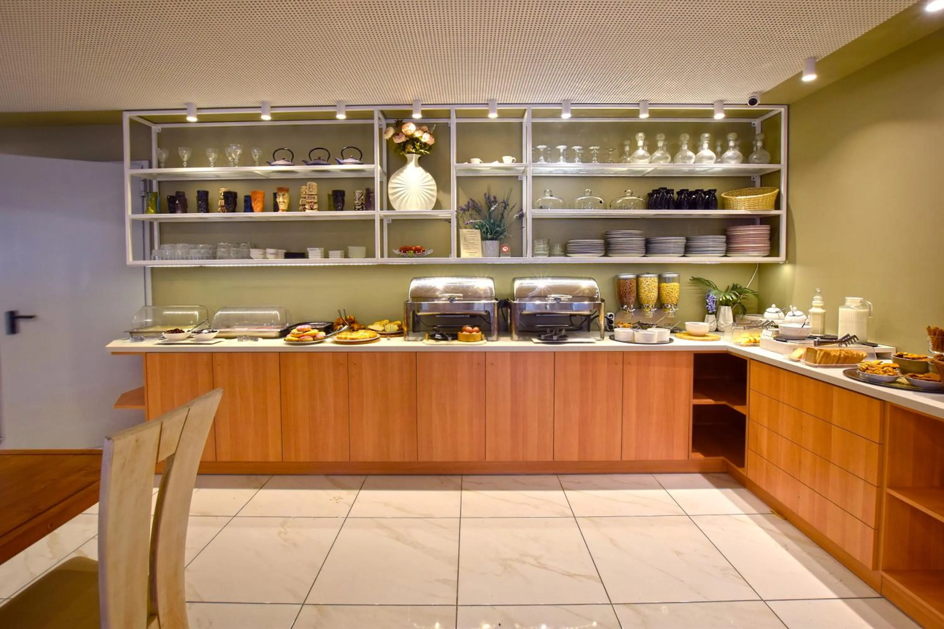 Breakfast in John's Hotel