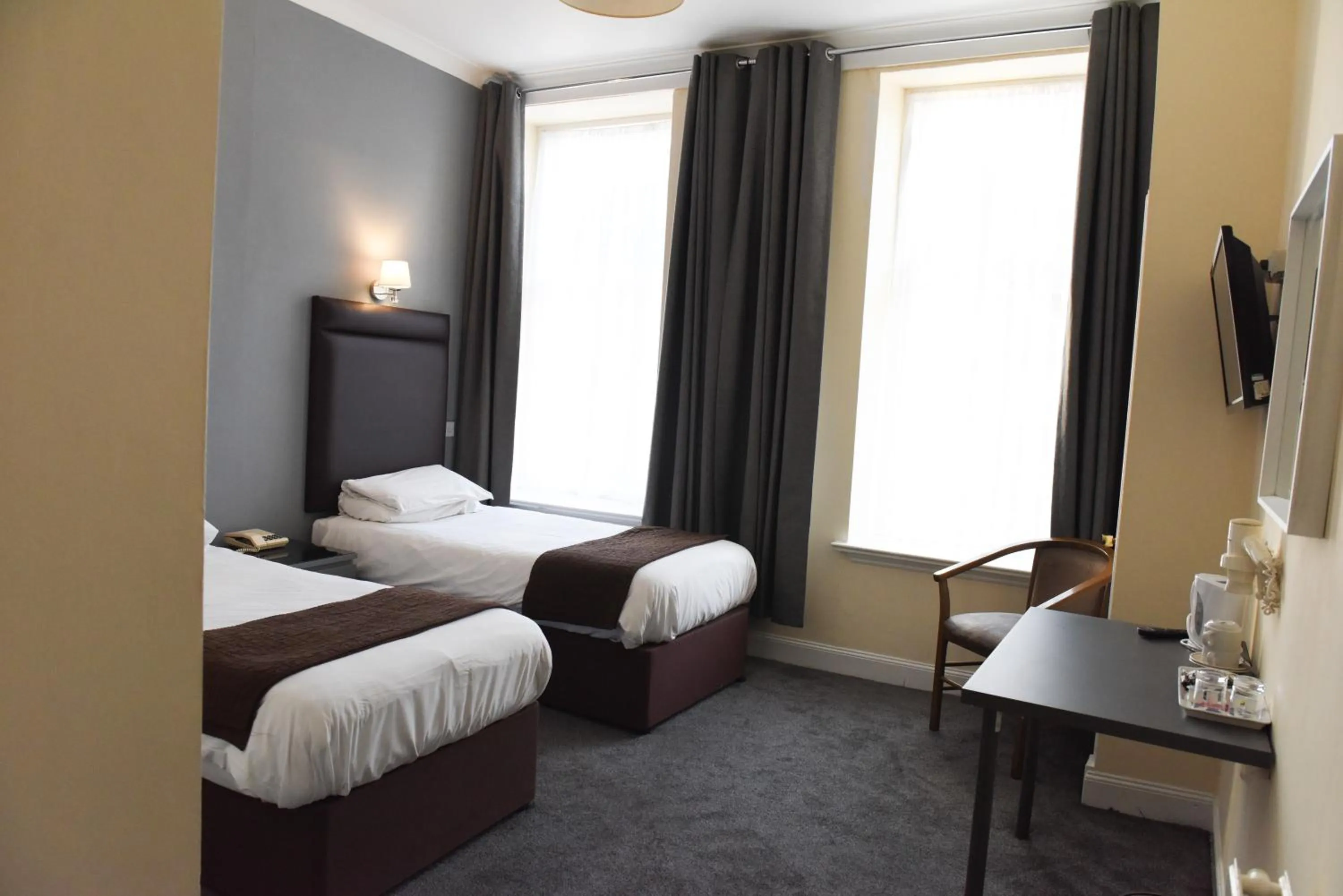 TV and multimedia, Bed in Sandyford Hotel