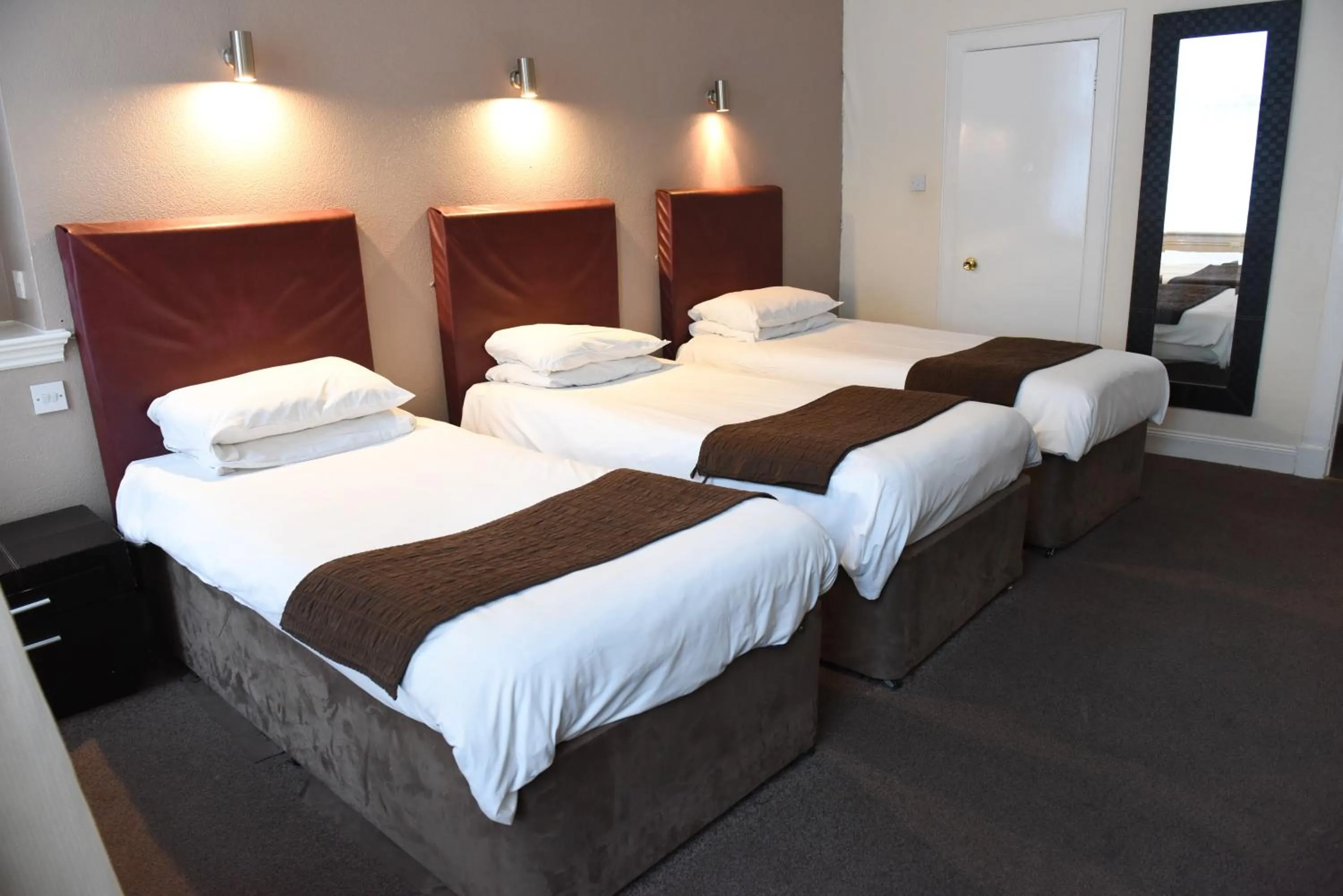 Bedroom, Bed in Sandyford Hotel