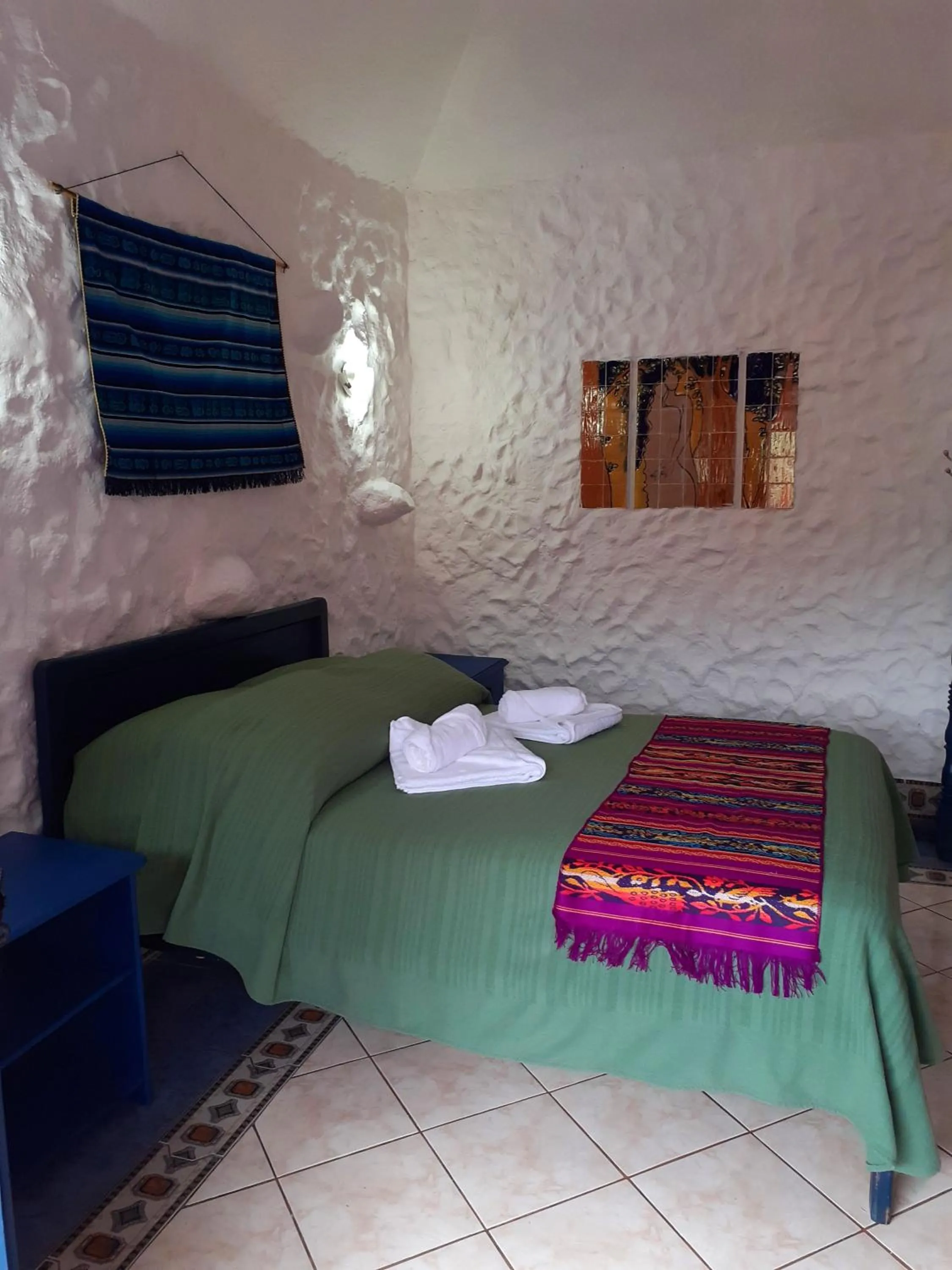 Double Room with Private Bathroom in CasKaffeSu Hotel and Restaurant Mindo